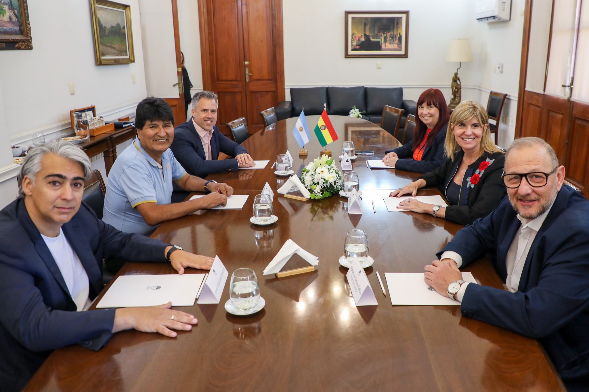 Evo Morales se reunió con Rodenas y con otros legisladores santafesinos este mediodía en la sede de la gobernación de la provincia.