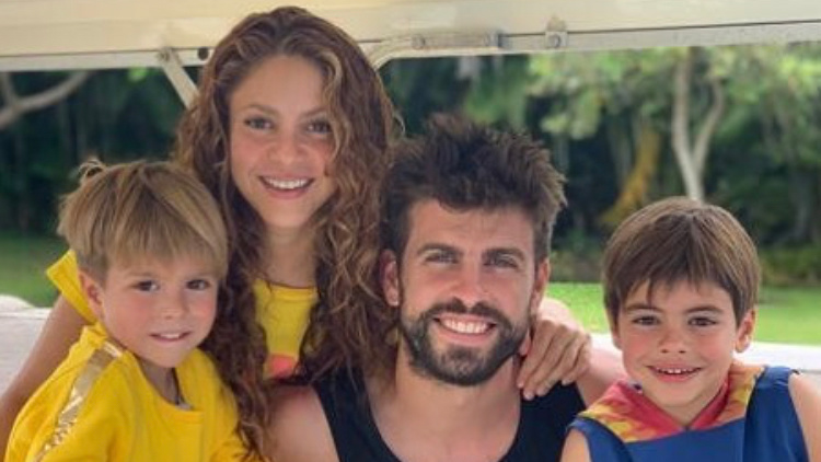 Gerard Piqué, Shakira y sus hijos 