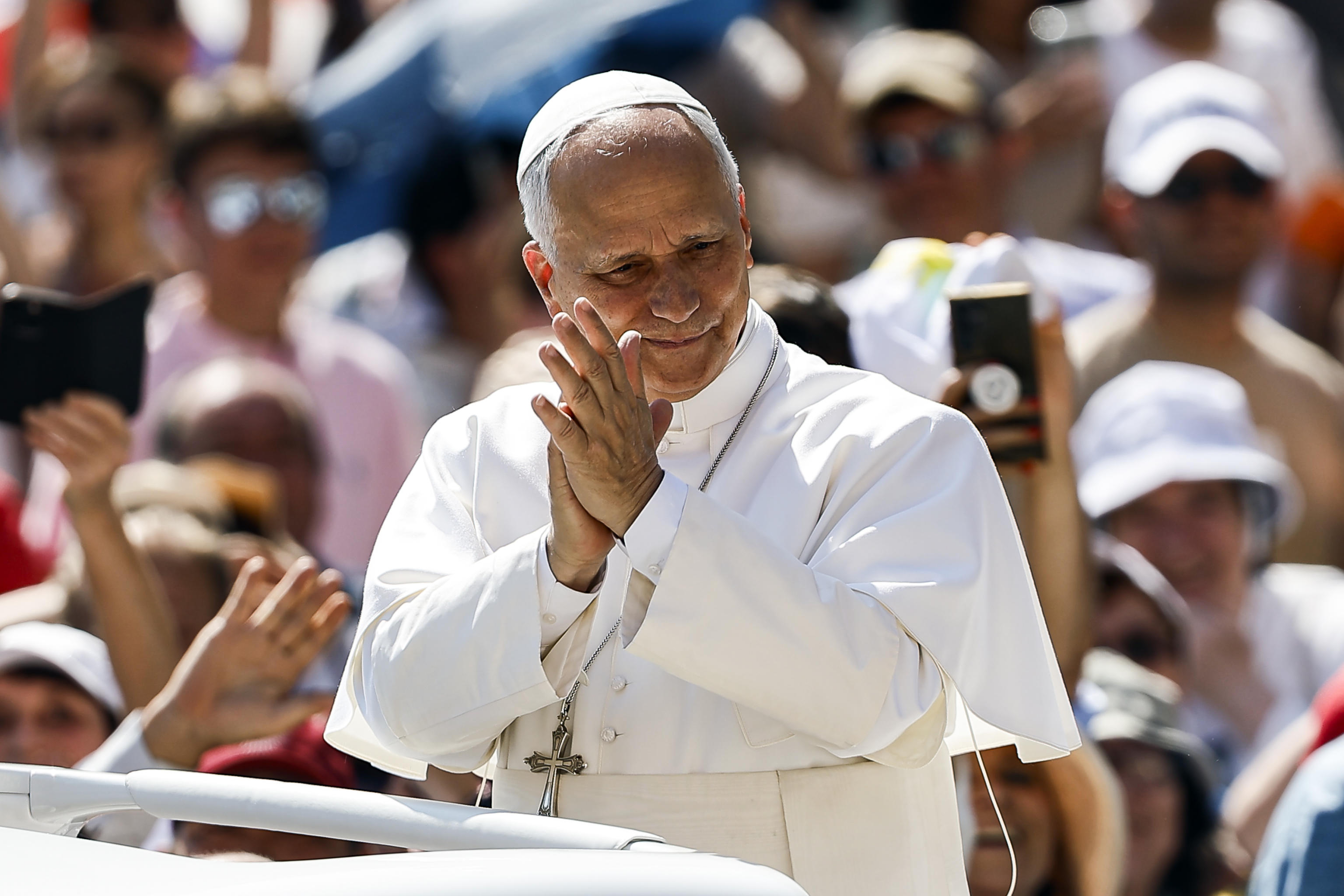 El papa Le&oacute;n XIV elogi&oacute; el acuerdo entre EEUU e Ir&aacute;n y reclam&oacute; "caminos de di&aacute;logo" para Ucrania
