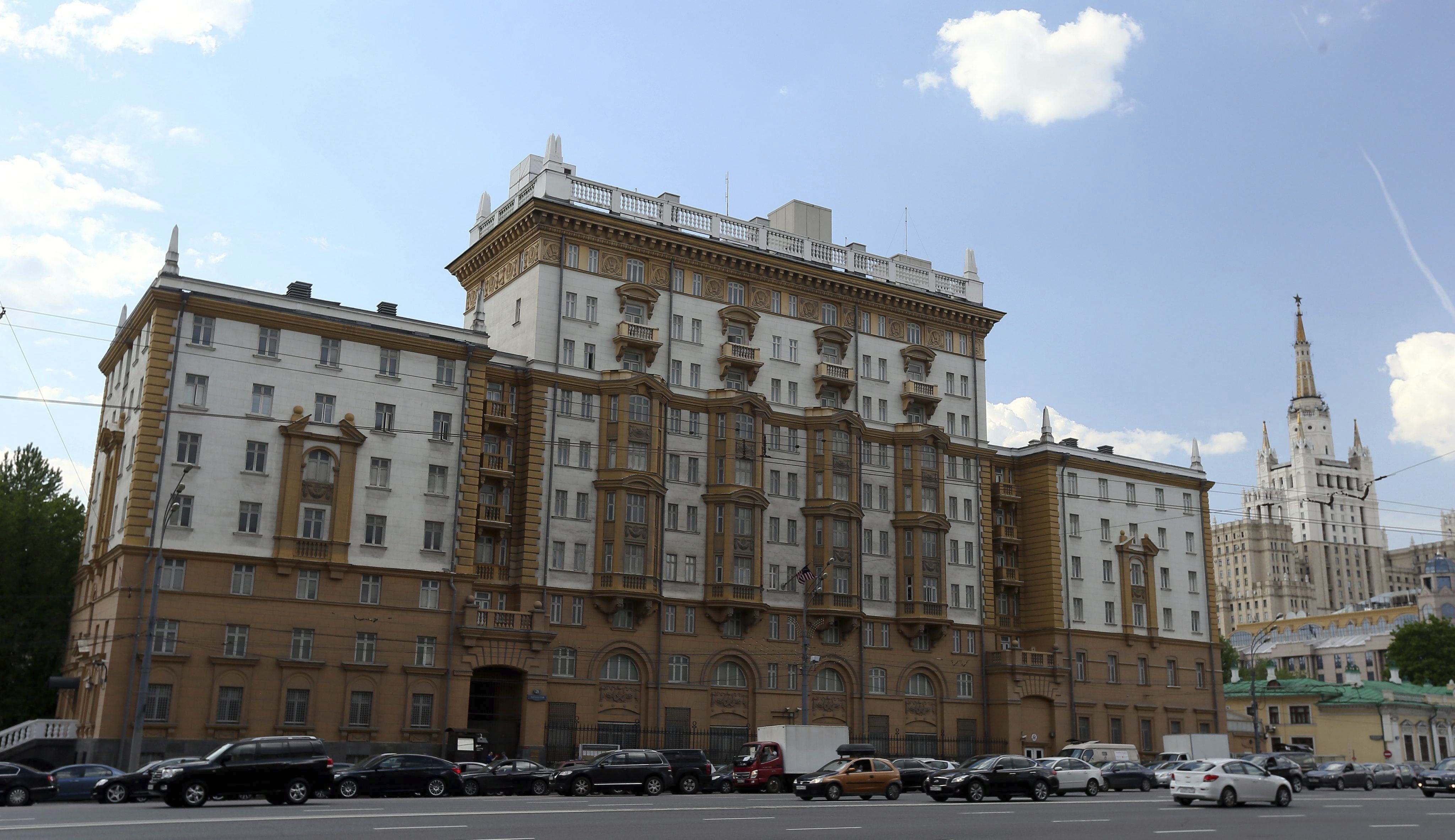 Vista general de la embajada estadounidense de Moscú, Rusia. EFE/Sergei Ilnitsky/Archivo
