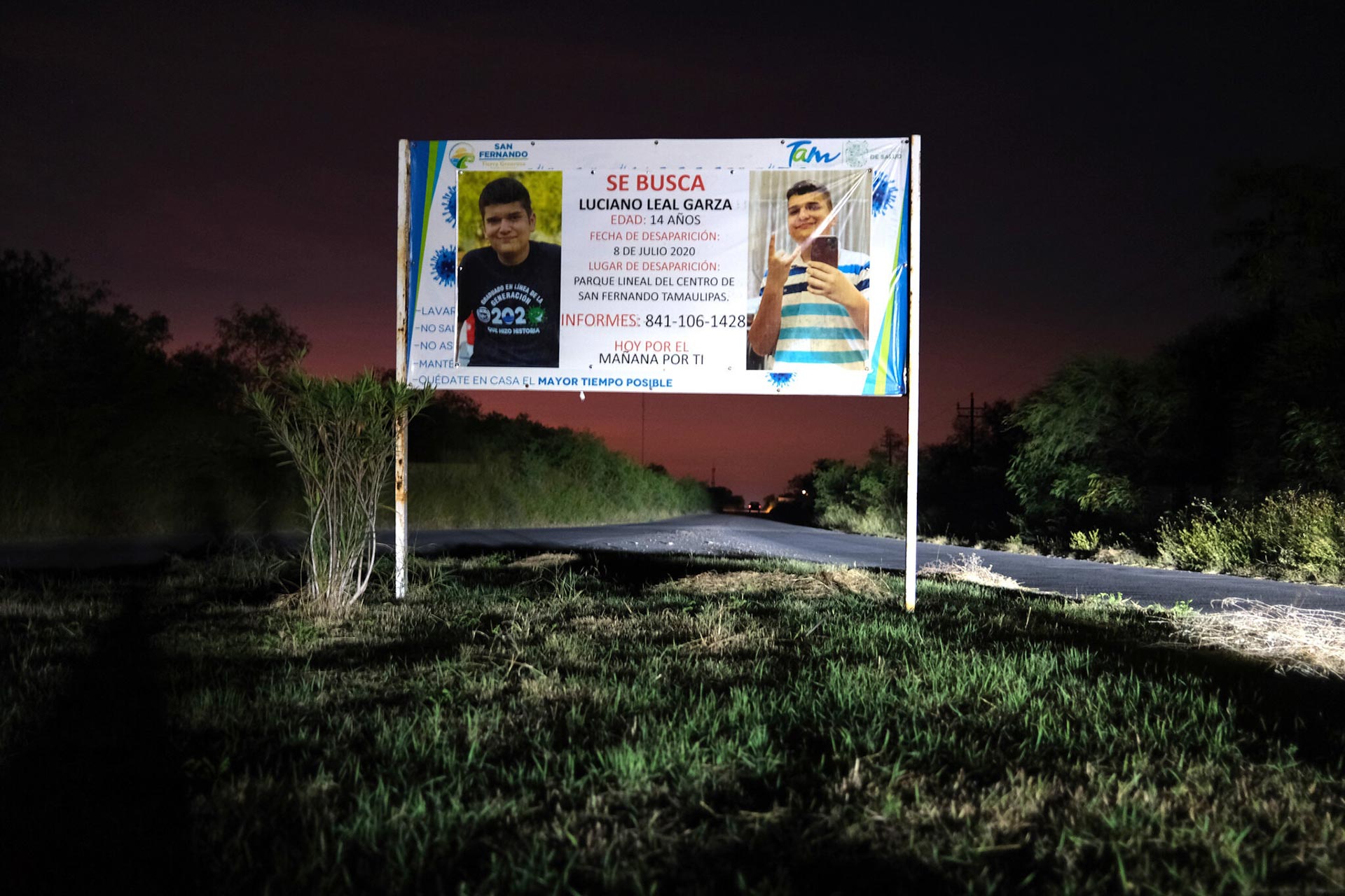 Durante la larga búsqueda de Luciano Leal Garza, quien fue llevado a un parque donde lo secuestraron, se pusieron carteles y letreros por todo San Fernando