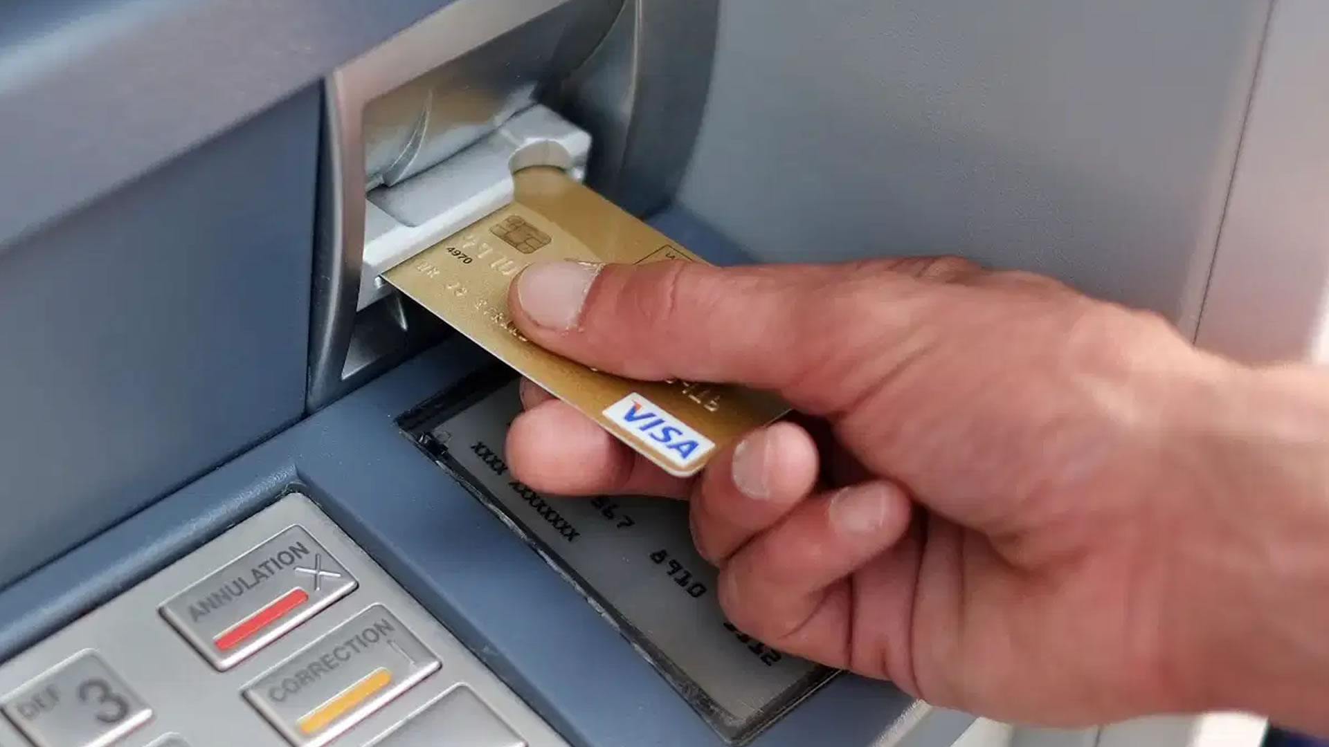 Video | Así estarían manipulando y robando dinero de cajeros automáticos en Facatativá