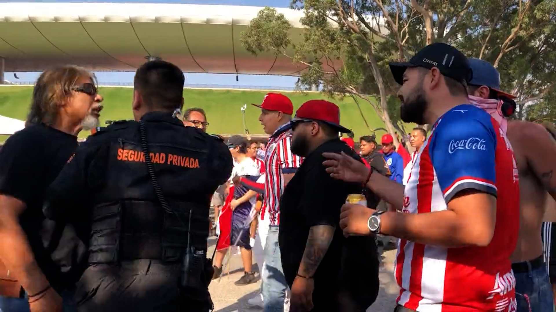 Chivas vs Tigres: aficionados protagonizaron pelea antes de la final de la Liga MX