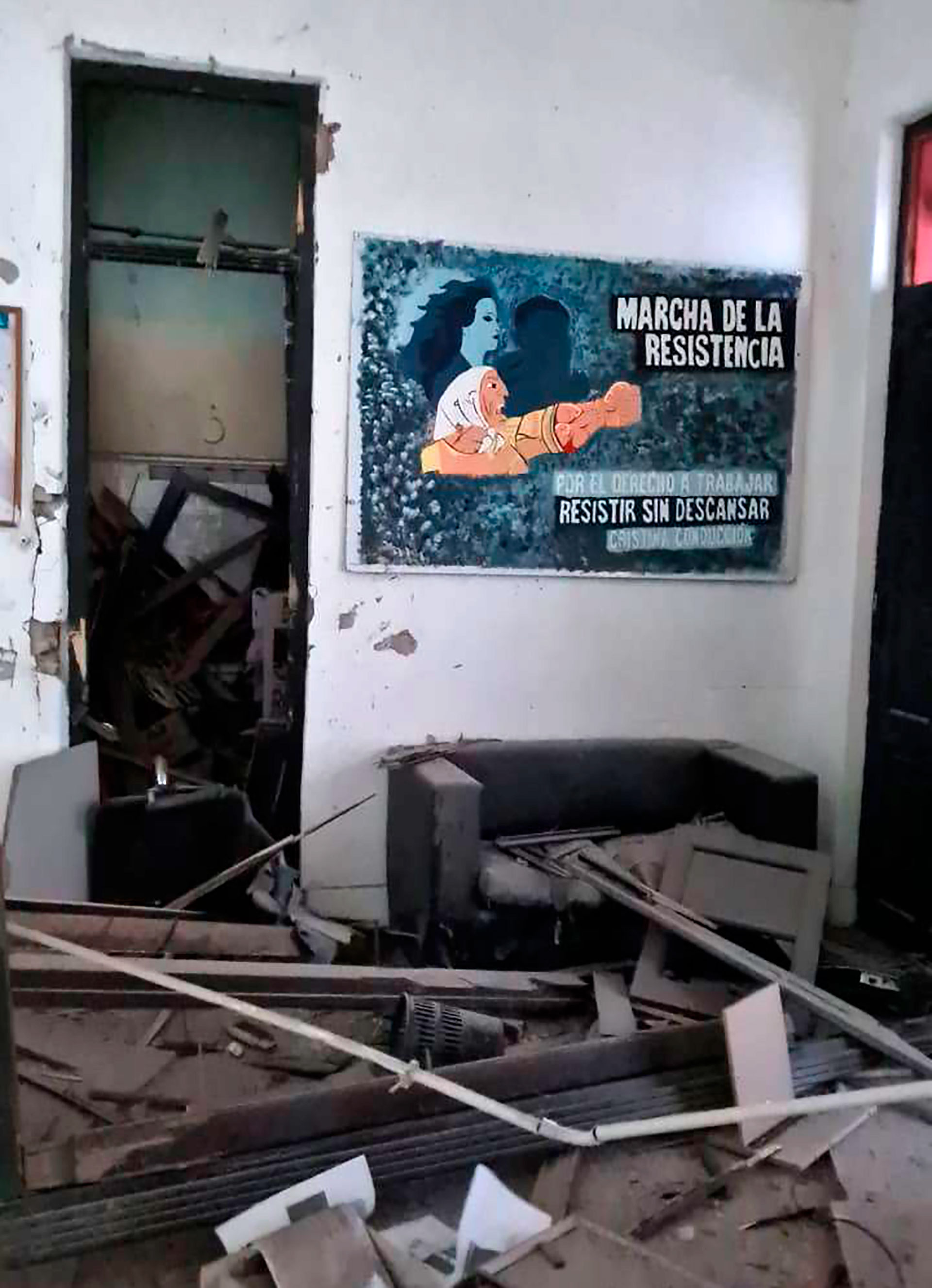 La fuerte explosión provocó graves daños en el interior del inmueble de Beruti y Donado, en Bahía Blanca