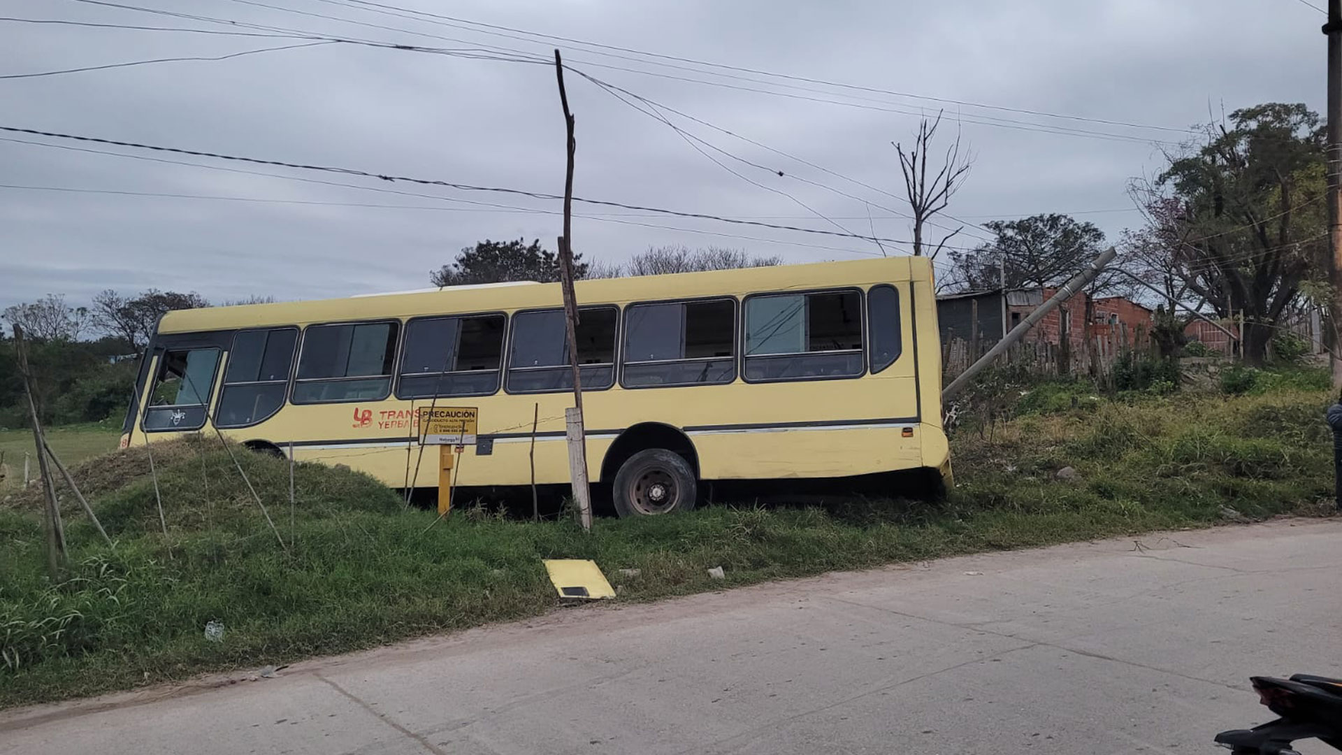 Prisión preventiva para el delincuente que se hizo pasar por un pasajero y apuñaló al chofer de un colectivo en Tucumán