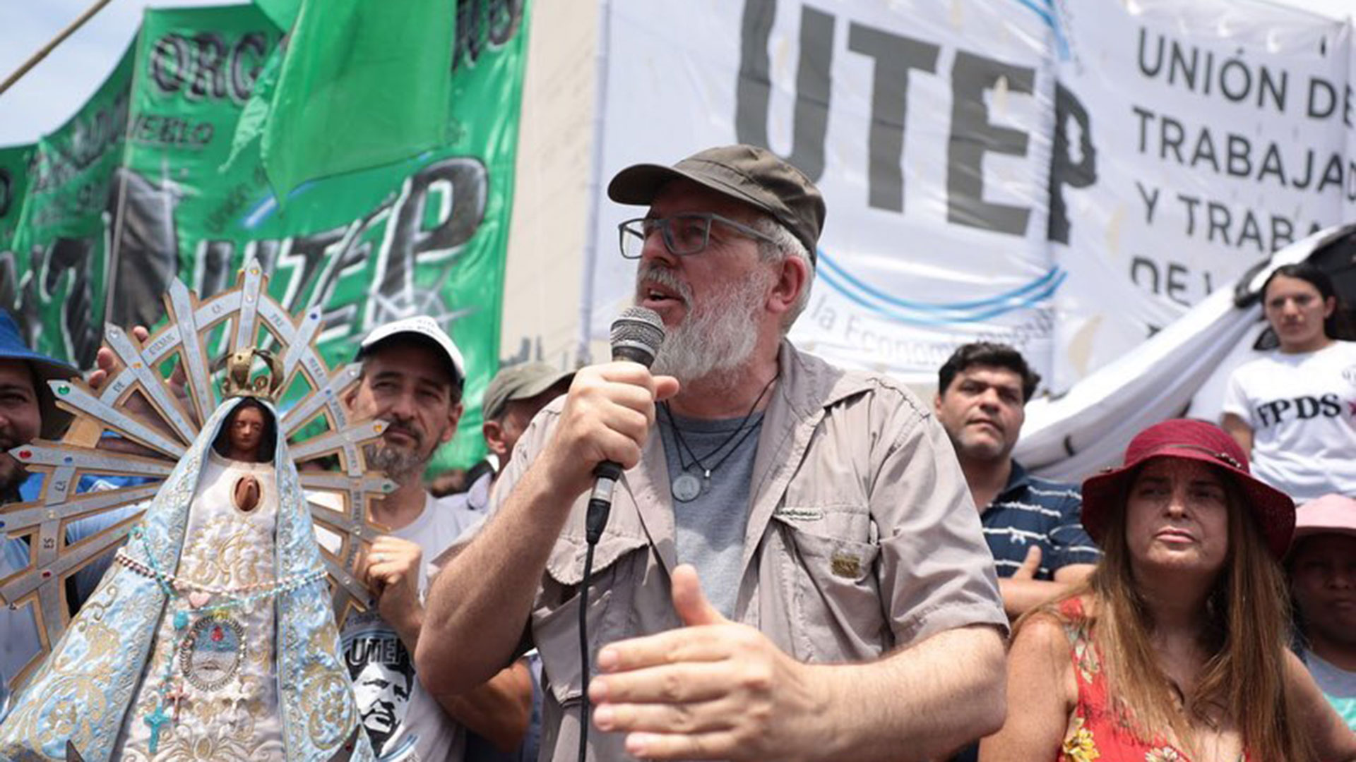 Esteban Castro, el secretario general de la UTEP, encabezó las marchas contra el Gobierno por su política social: "Este bono no es ni cristiano ni peronista”, sostuvo