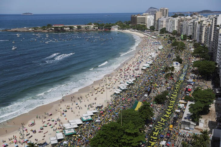 Explotó la demanda para viajar a Brasil: cuánto hay que pagar para disfrutar de sus playas