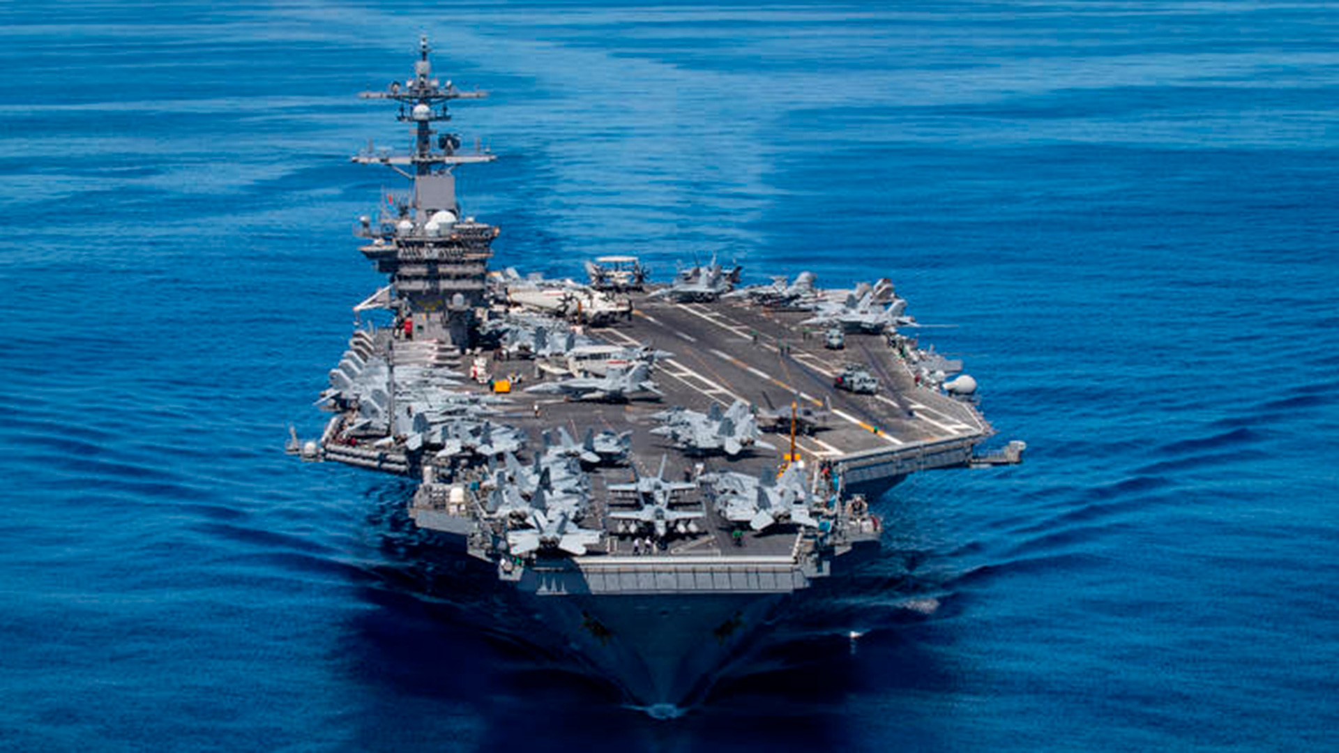 El portaaviones USS Carl Vinson, en el Océano Pacífico 