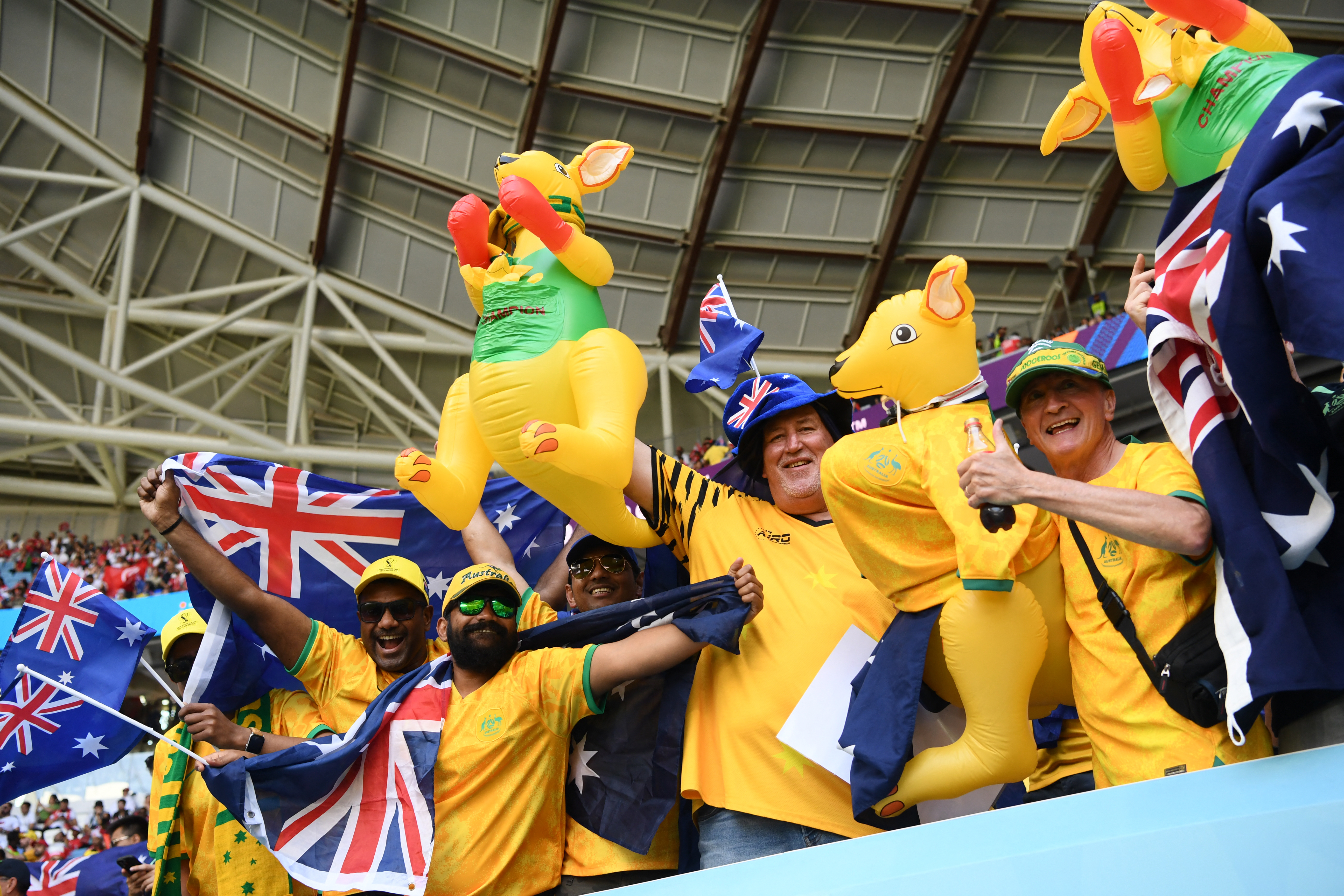 Fans de Australia llenan las gradas del Al Janoub Stadium | REUTERS/Annegret Hilse