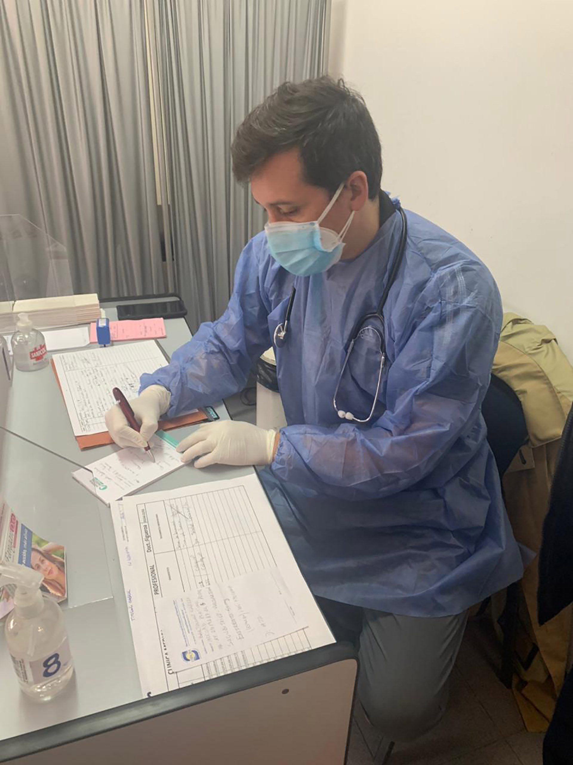 Doctor Pablo Figueroa: "Las malas noticias que debemos dar todos los días generan violencia por parte de los familiares. Hemos sufrido daños. Han roto todo"