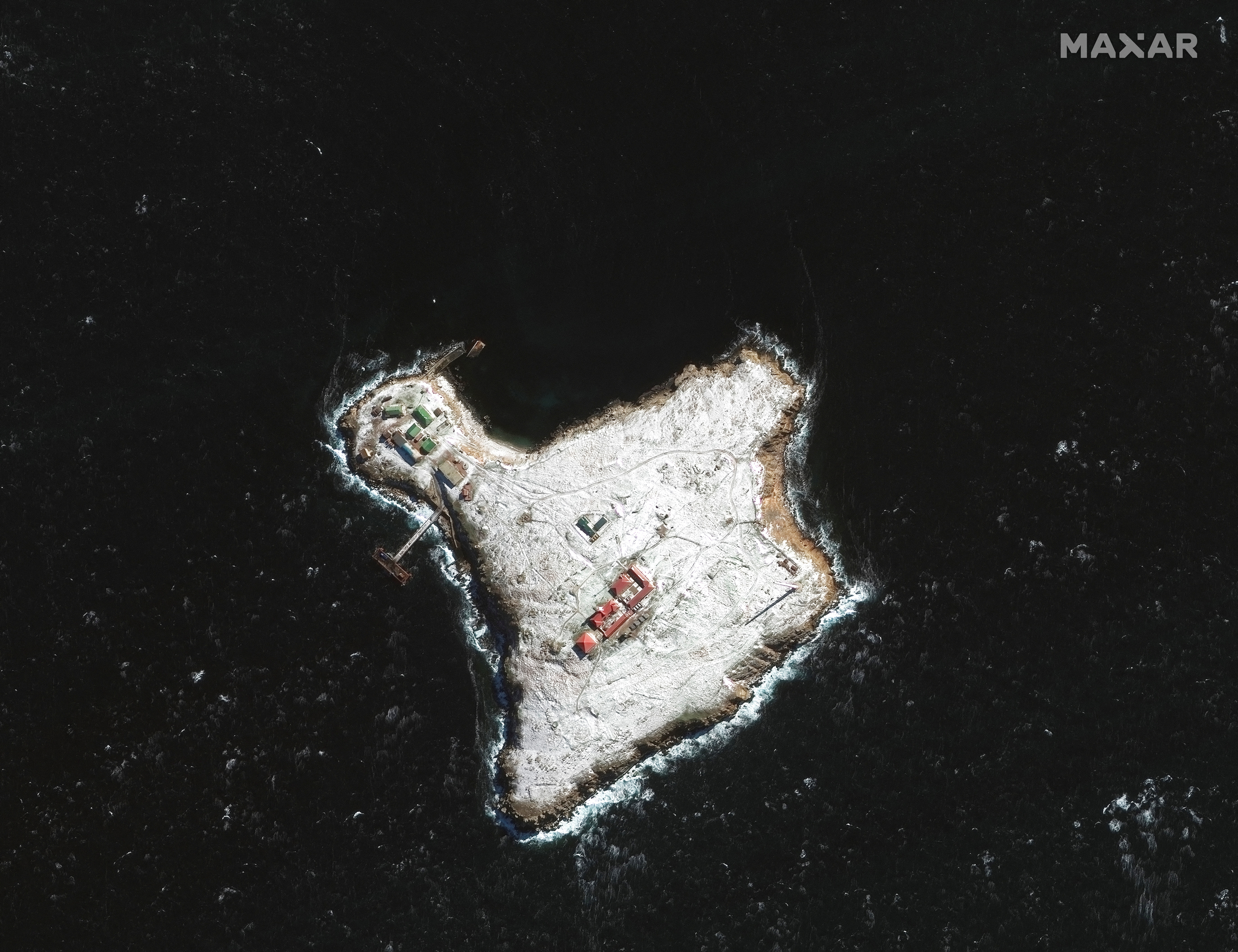 Una vista satelital de la Isla de las Serpientes (Reuters)