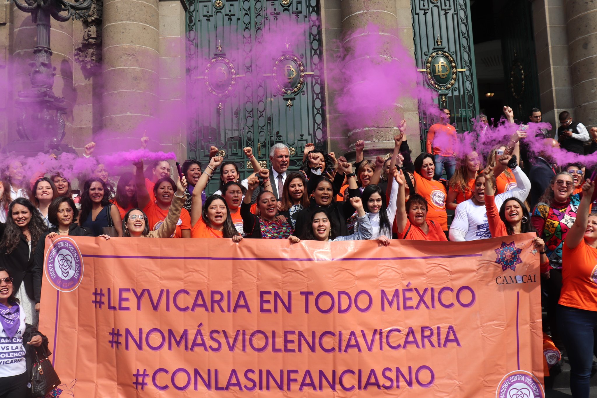 Se aprobó la iniciativa para incluir la Violencia Vicaria en la Ley de Acceso de las Mujeres a una Vida Libre de Violencia de la Ciudad de México. (Twitter @niktho_)