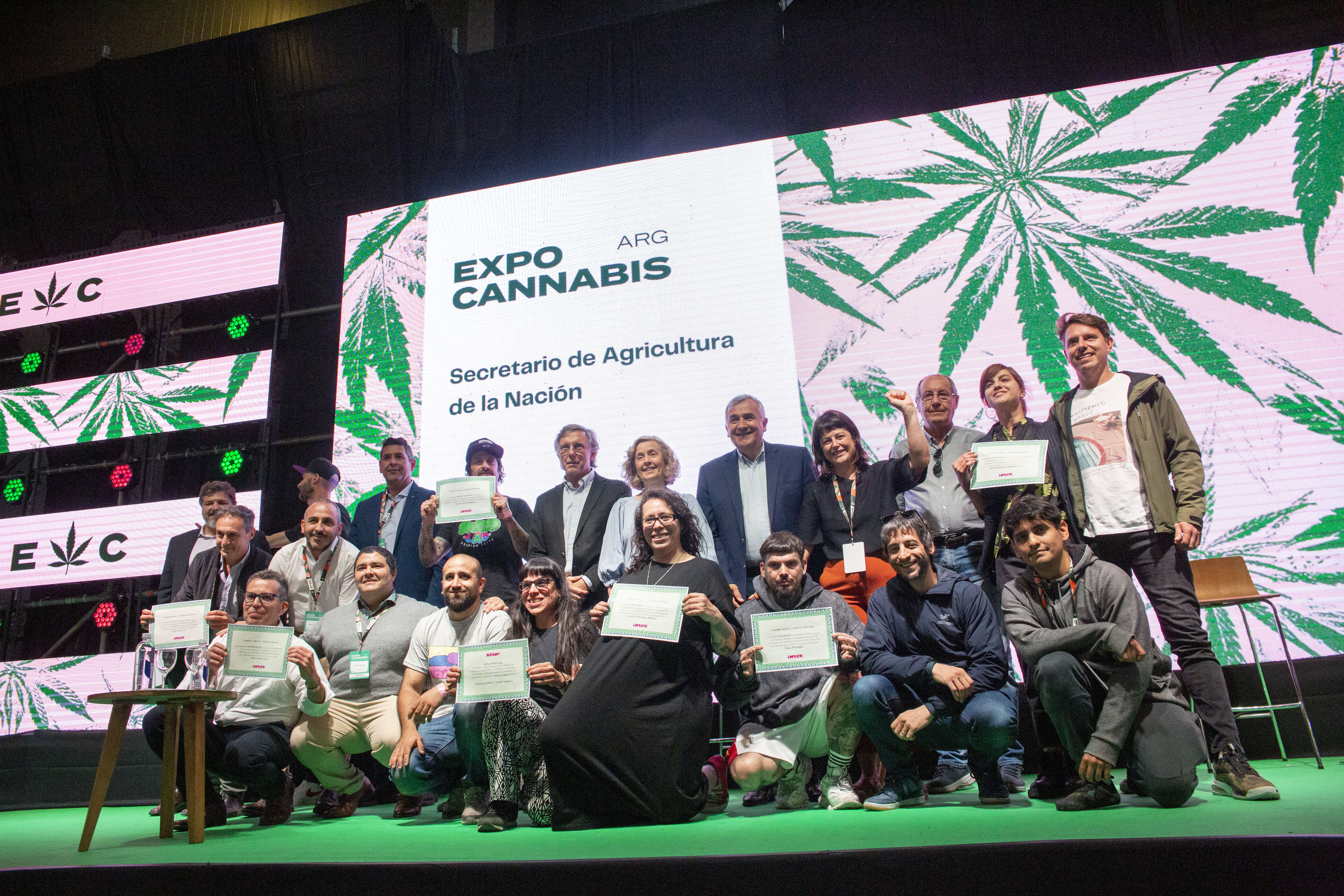 Morales participó de la entrega de certificados a los primeros productores de semillas de cannabis habilitados por el Gobierno nacional para producir legalmente (Gentileza Expo Cannabis)