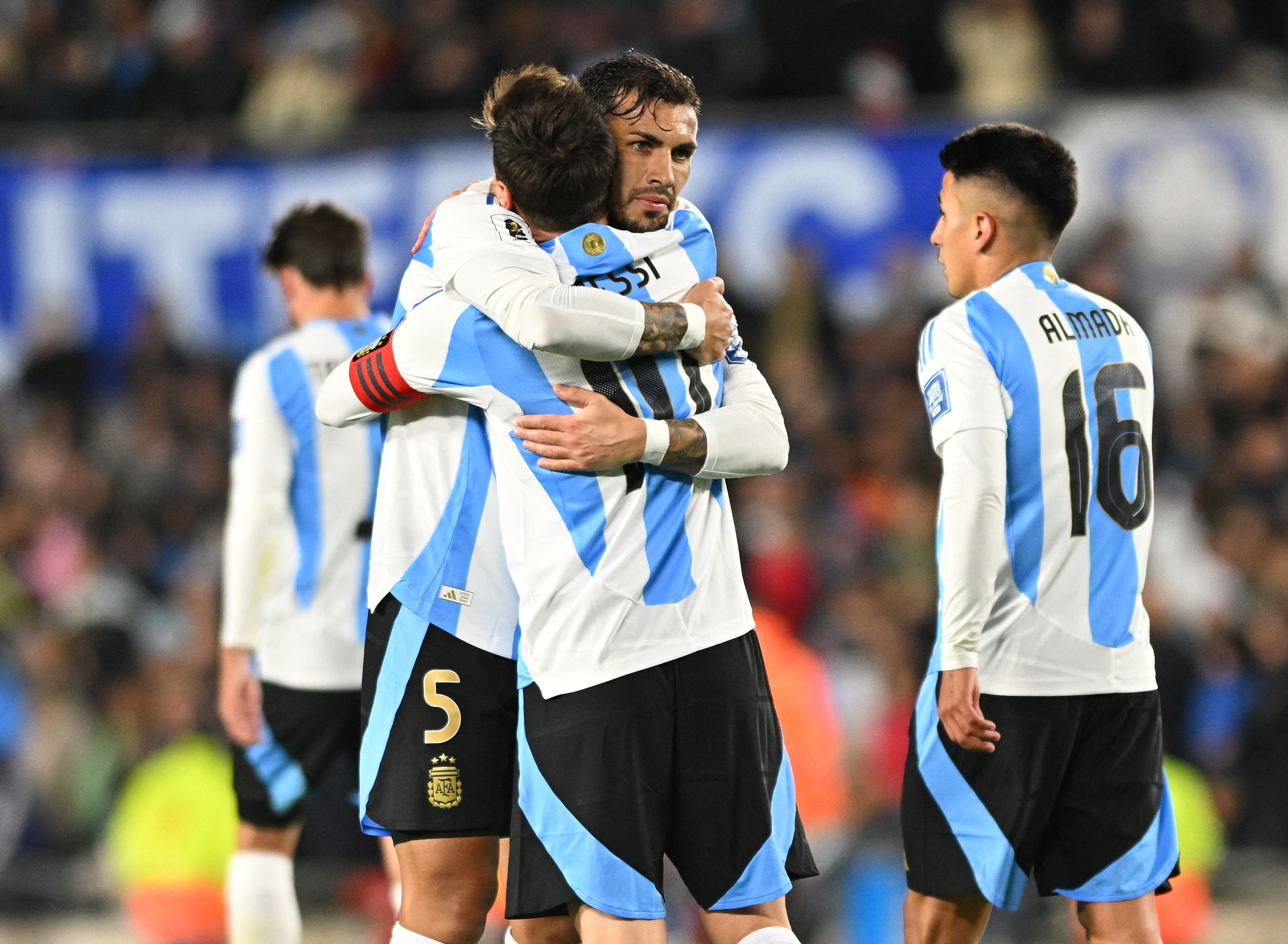 Leandro Paredes adelant&oacute; que viajar&aacute; a Rosario para apoyar a Lionel Messi tras la muerte de su padre: 