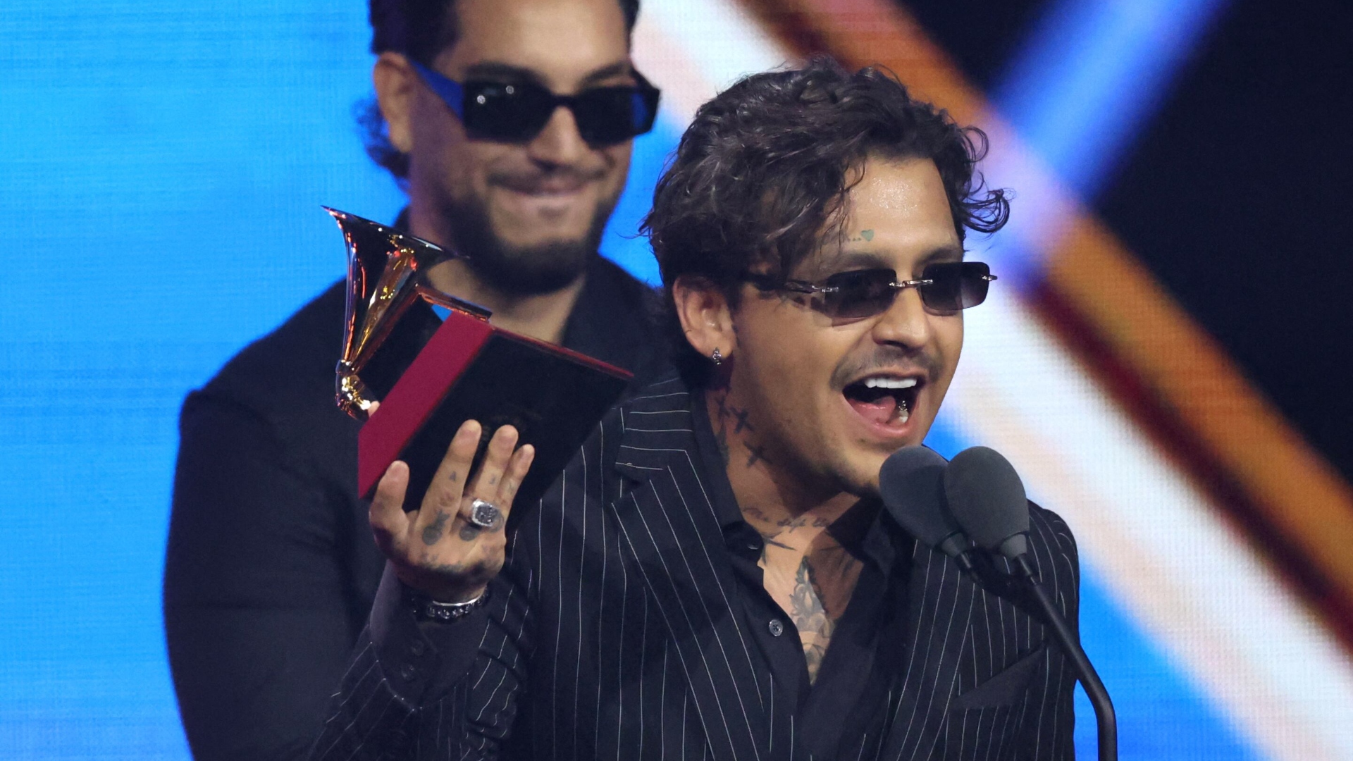 Christian Nodal omite mencionar a Ángela Aguilar en discurso tras ganar el Latin  Grammy 2025 - Infobae