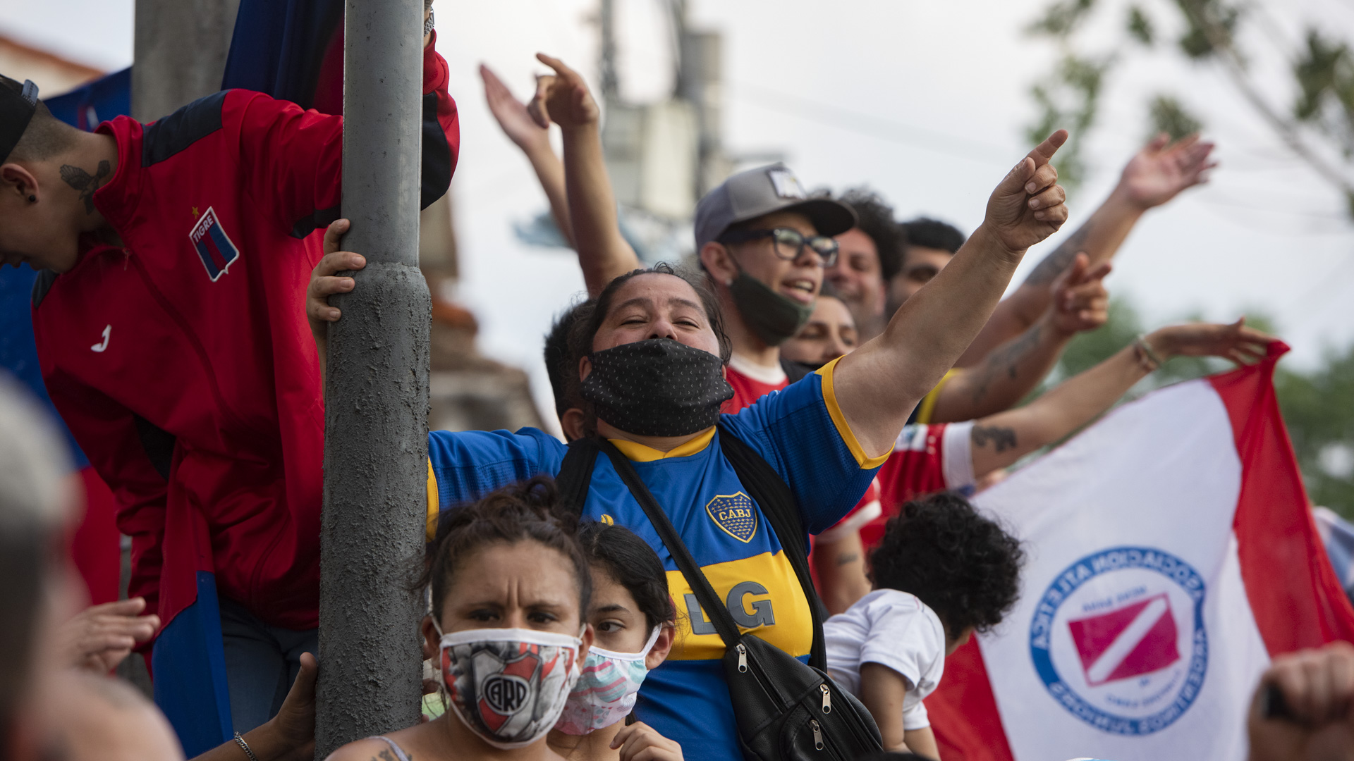 Entremezclados, fanáticos de Boca, River y Argentinos (Adrian Escandar)