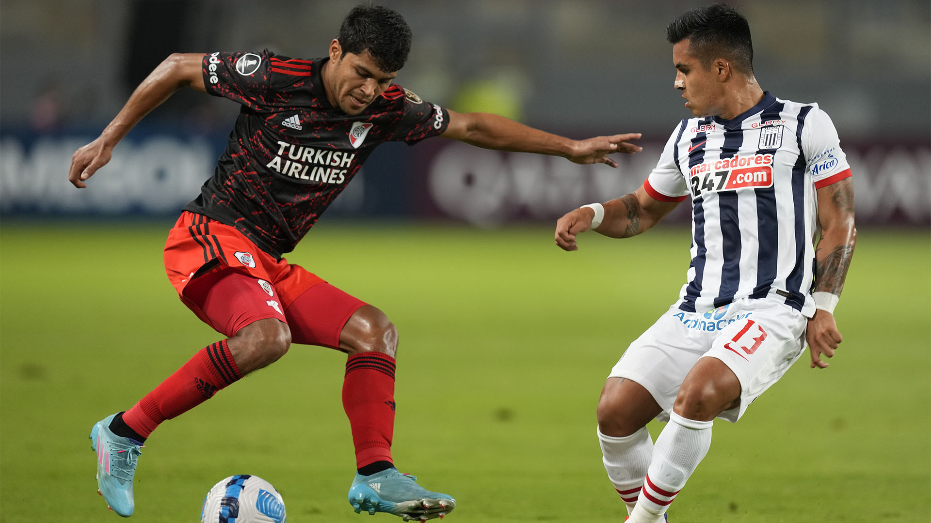 Robert Rojas In A Match Against Alianza Lima For The Copa Libertadores, The Day He Suffered An Injury (Ap Photo/Martin Mejia)