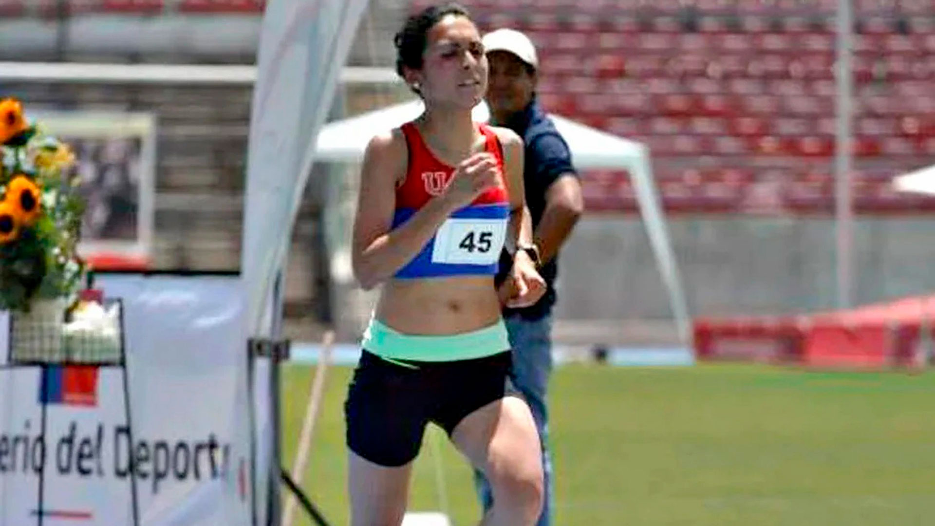 Manuela Bougueno Collapses After Finishing Buenos Aires Half Marathon