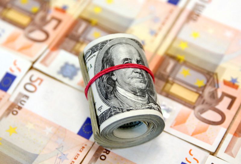 El euro se acerca a la paridad con el dólar por primera vez en 20 años: qué implicancias tiene