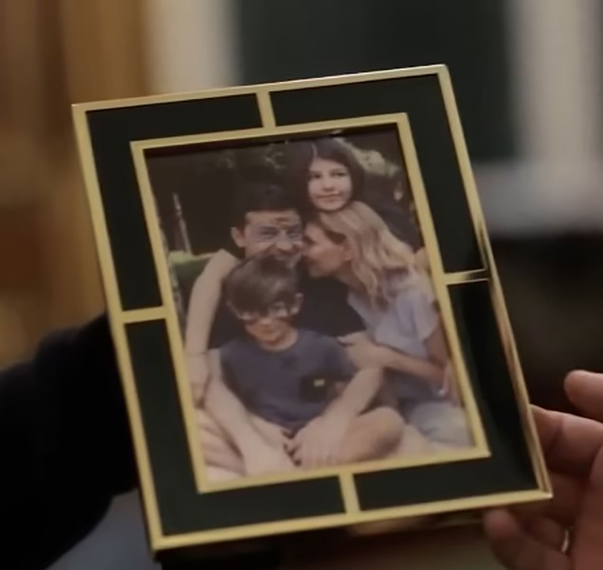 La fotografía con su familia, uno de los objetos más preciados de su búnker