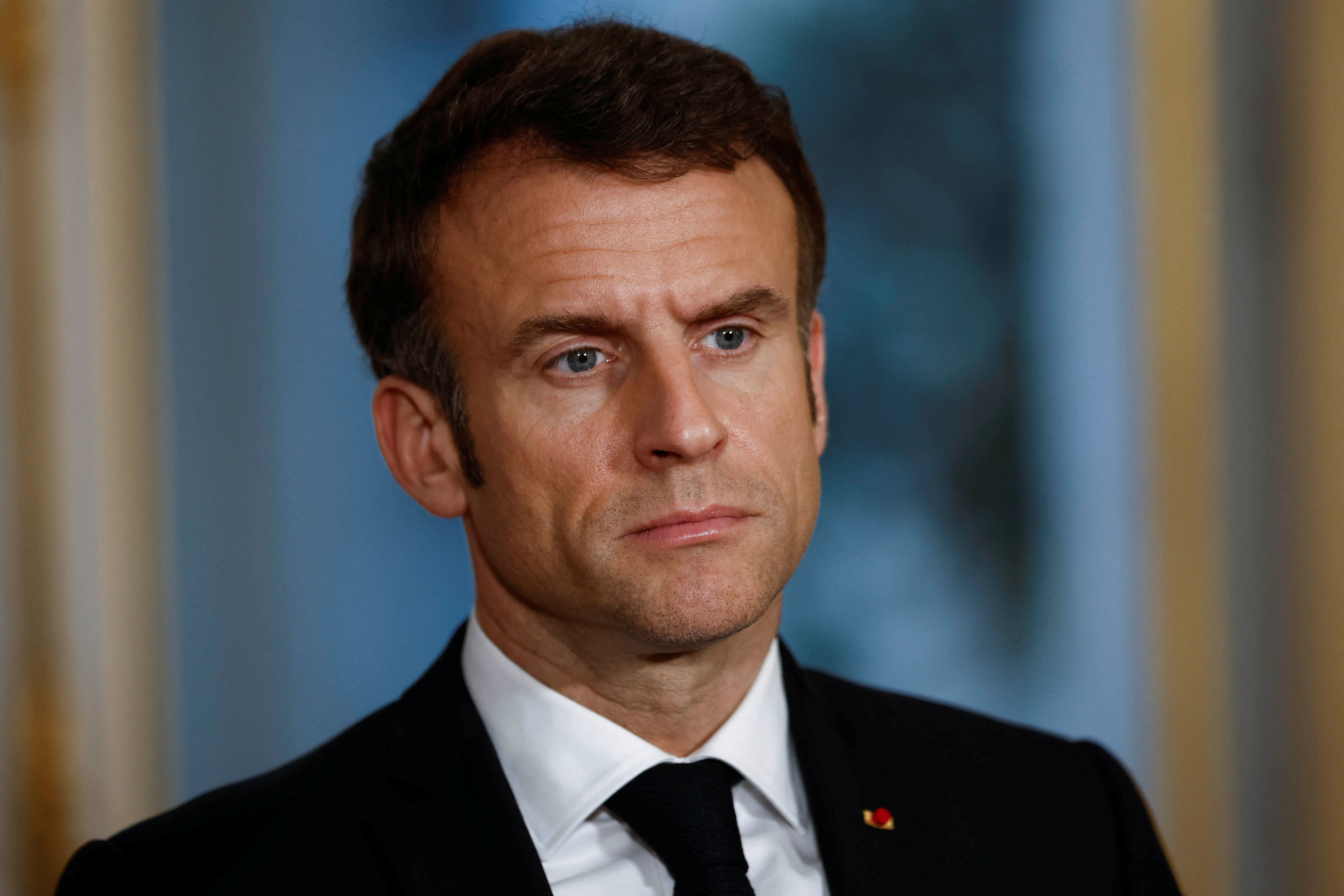 El presidente Macron autorizó la ley mediante decreto ya que no logró los votos en el Parlamento. (Yoan Valat/via REUTERS)