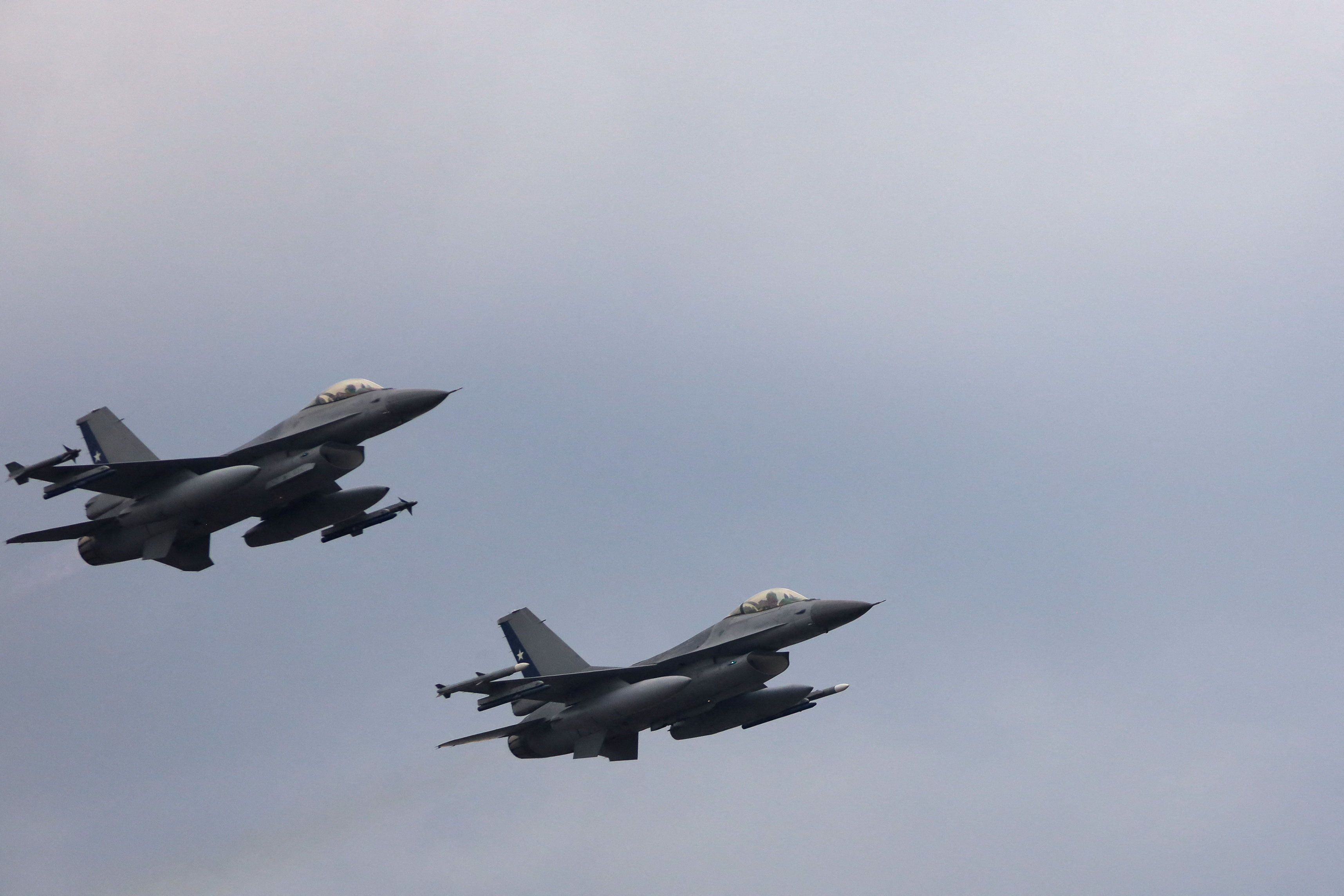 Seis F-16 llegan a la Argentina: c&oacute;mo ser&aacute; el traslado desde Dinamarca hasta R&iacute;o Cuarto
