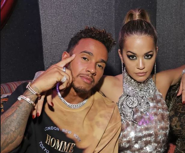 Viajaban juntos y a Rita Ora se le vio en más de una carrera de Lewis Hamilton, pero nunca confirmaron su relación.