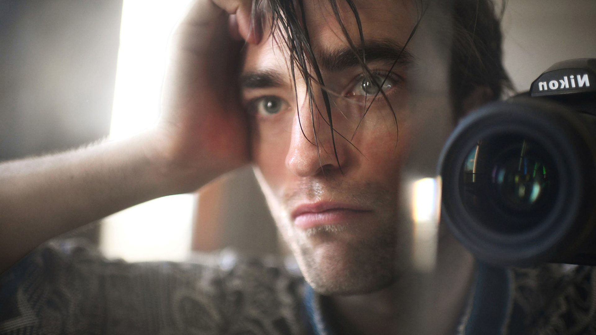 El actor estadounidense Robert Pattinson causó tendencia en redes por sus fotos en la revista GQ