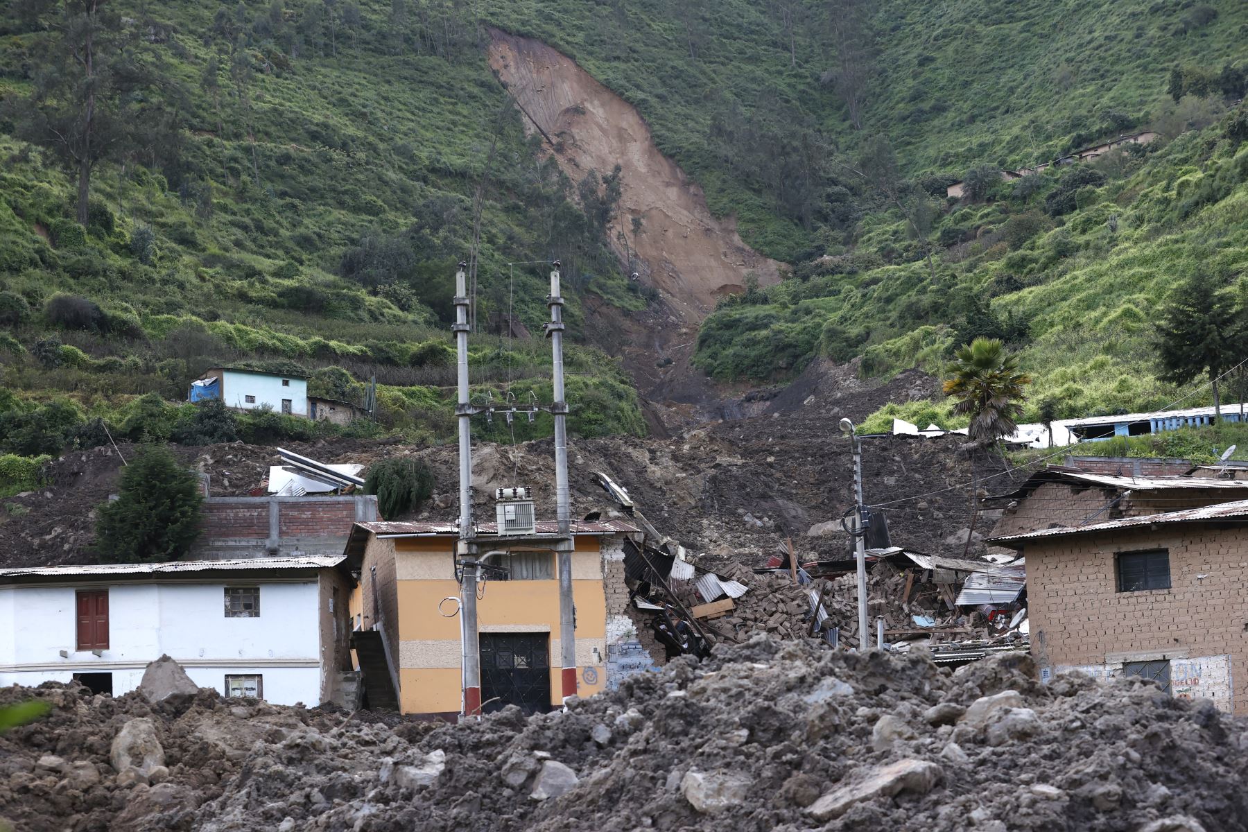 Emergencia en Huaral: más de 142 familias deben ser reubicadas ante el riesgo de nuevos deslizamientos