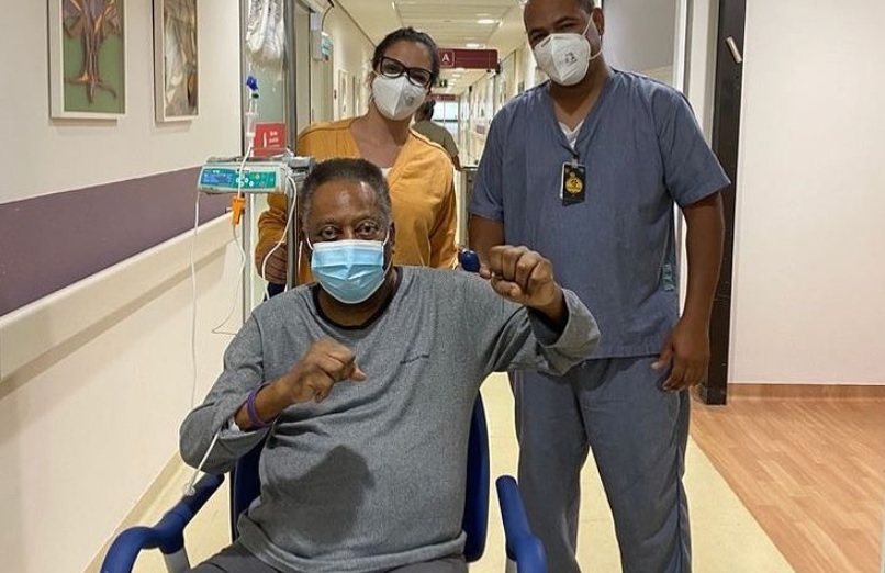Pelé estuvo internado durante las últimas horas para realizarse más estudios