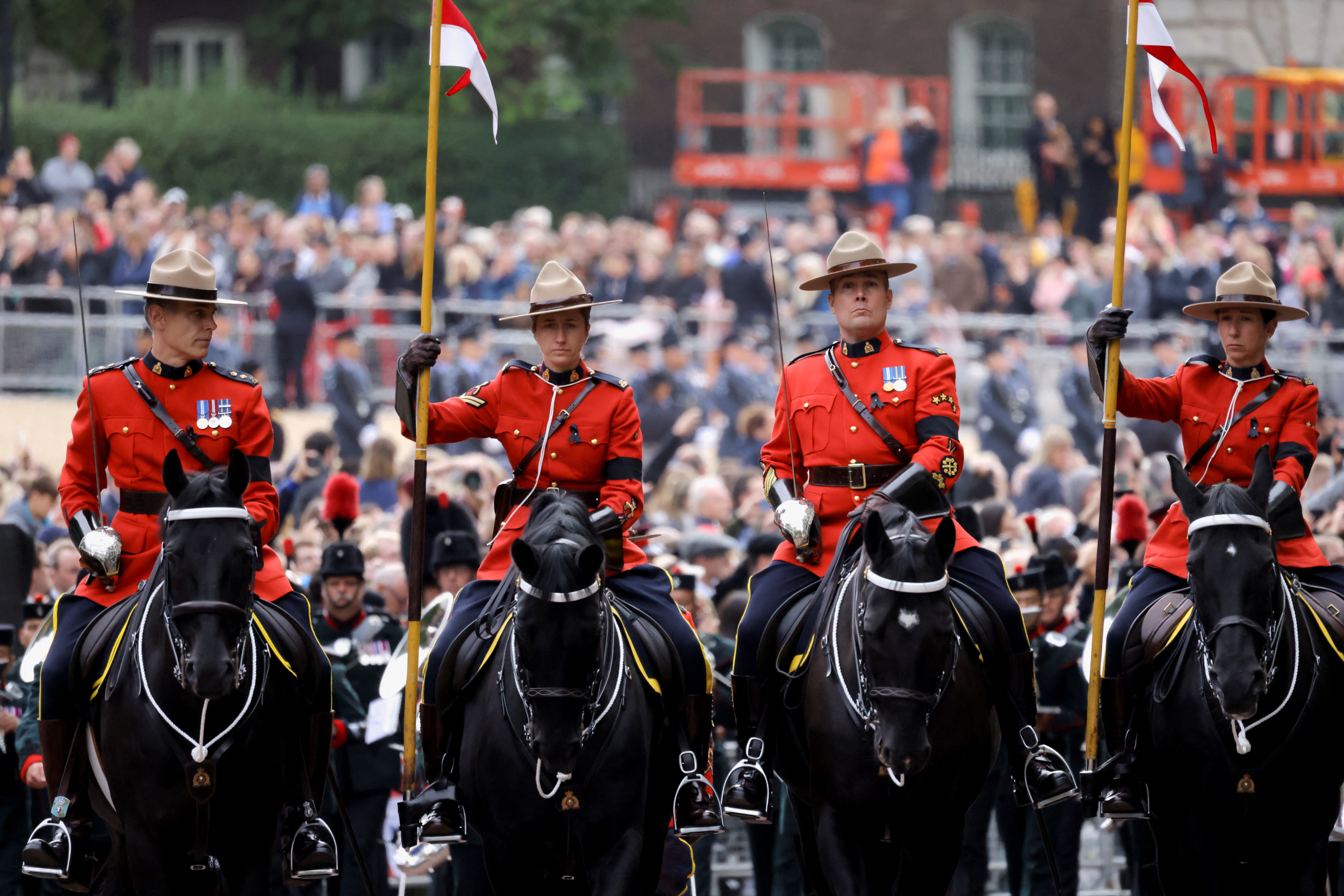 La policía montada de Canadá también formó parte del desfile.