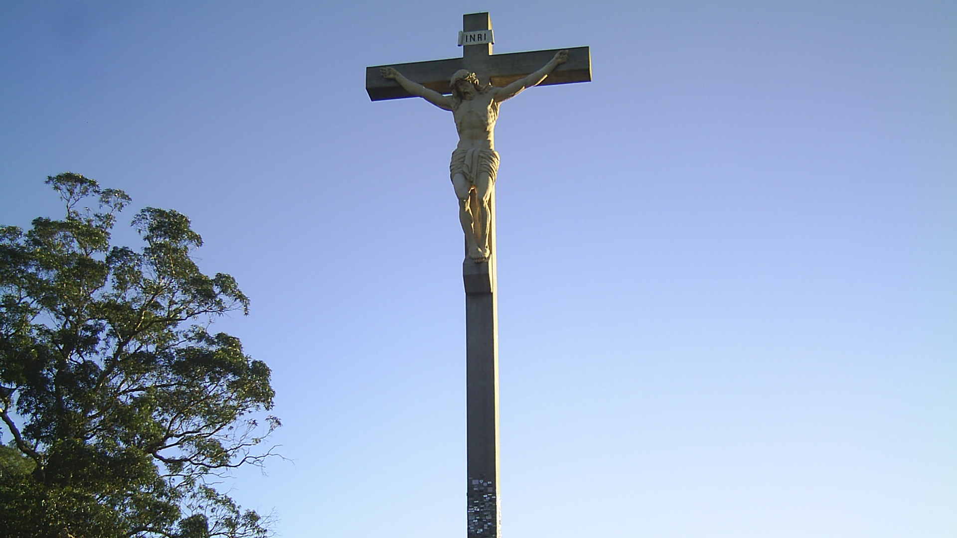 "Jesús muere en la cruz", obra de Berna (Wikipedia: Ezarate)