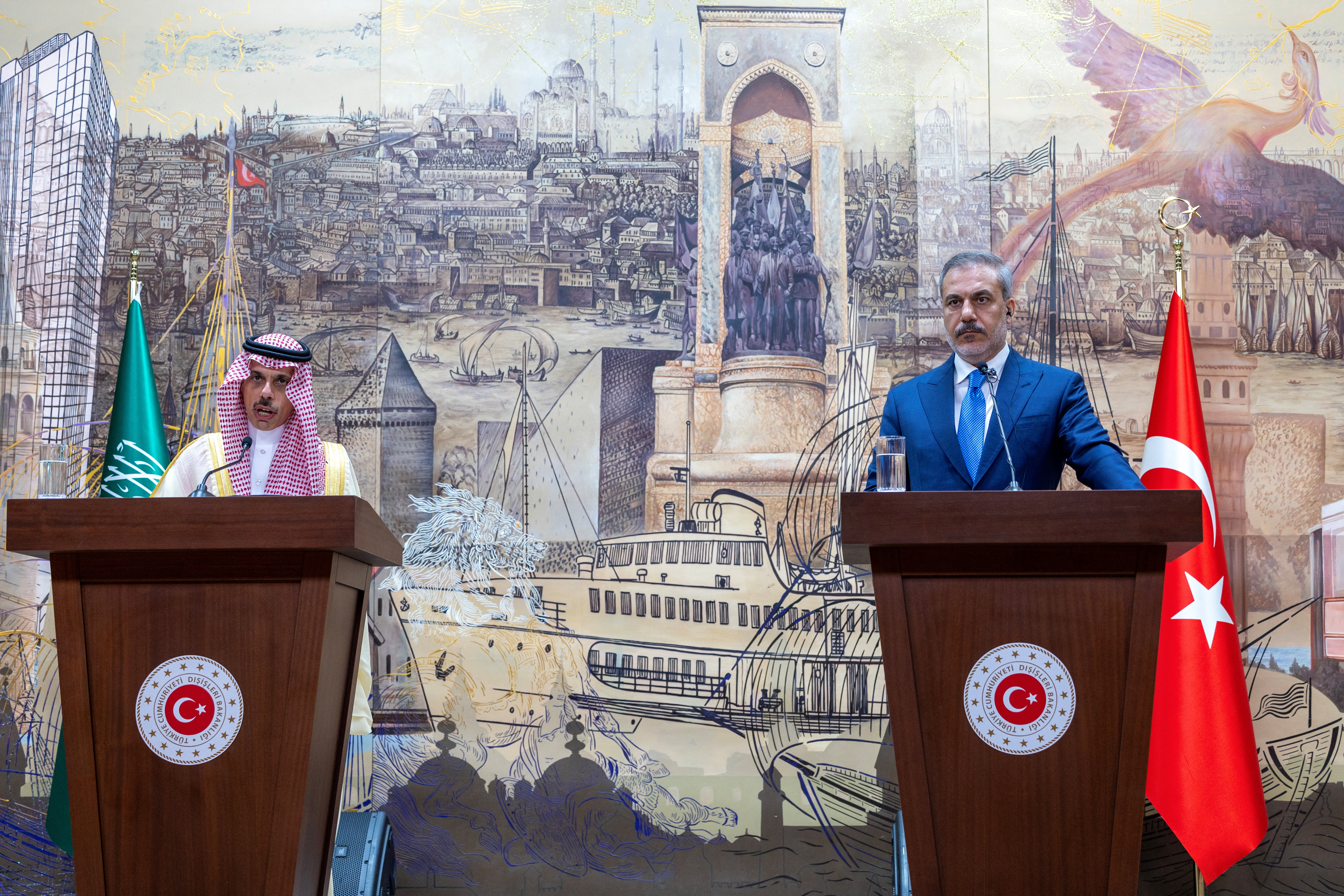 Turqu&iacute;a conden&oacute; los ataques hut&iacute;es y no descart&oacute; apoyar a Arabia Saudita a trav&eacute;s del acuerdo de Defensa de La Meca