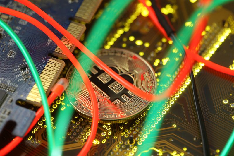 Representation of a bitcoin cryptocurrency.  (Photo: REUTERS/Dado Ruvic)