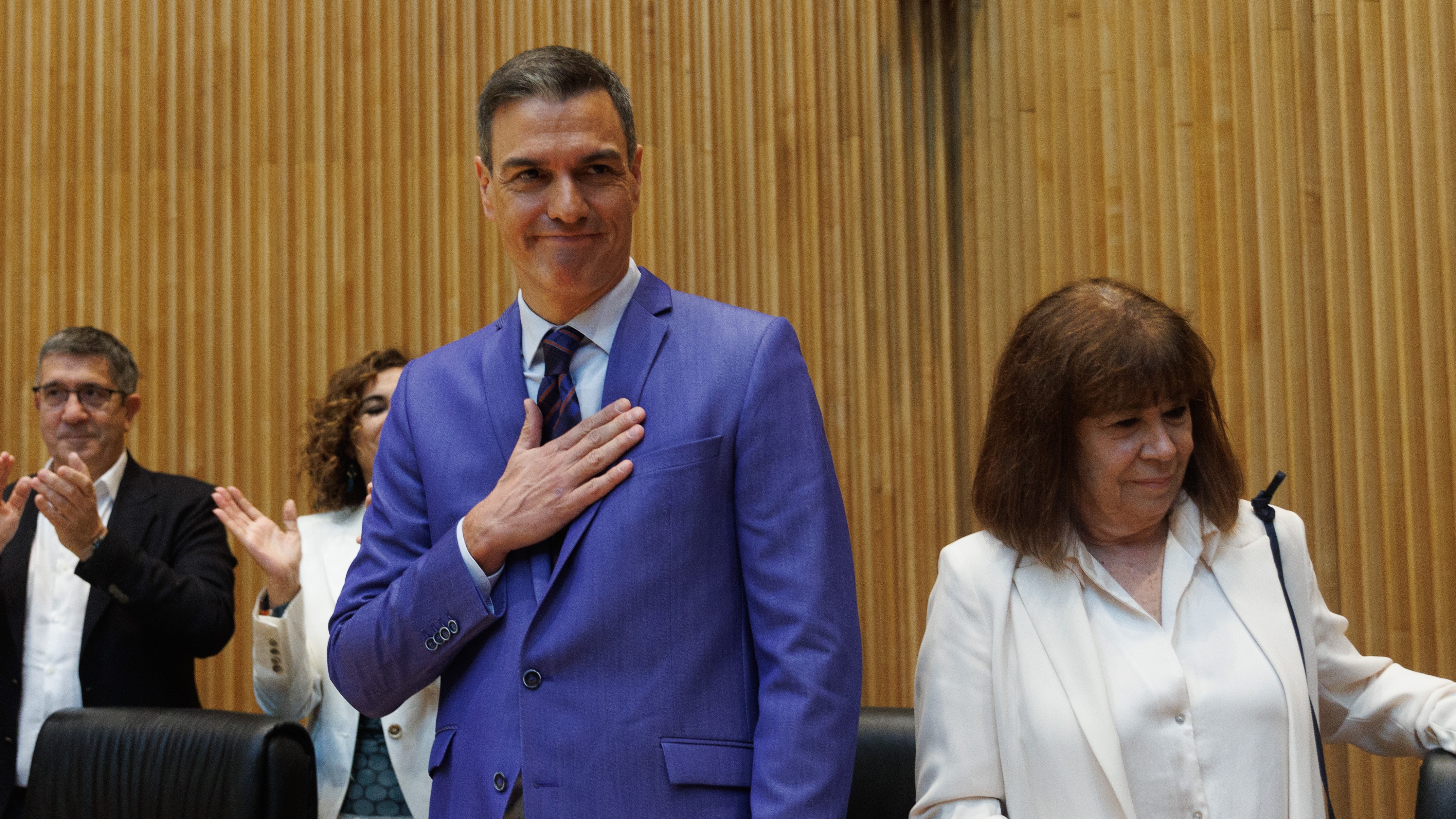El presidente del Gobierno y secretario general del PSOE, Pedro Sánchez y la presidenta del PSOE y vicepresidente, en el Congreso (Eduardo Parra / Europa Press)