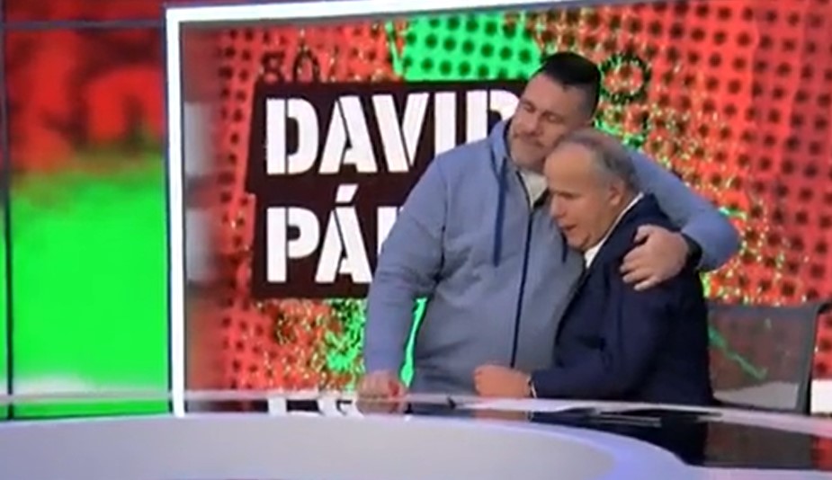 El emotivo abrazo de David P ramo a Ciro G mez Leyva Hemos