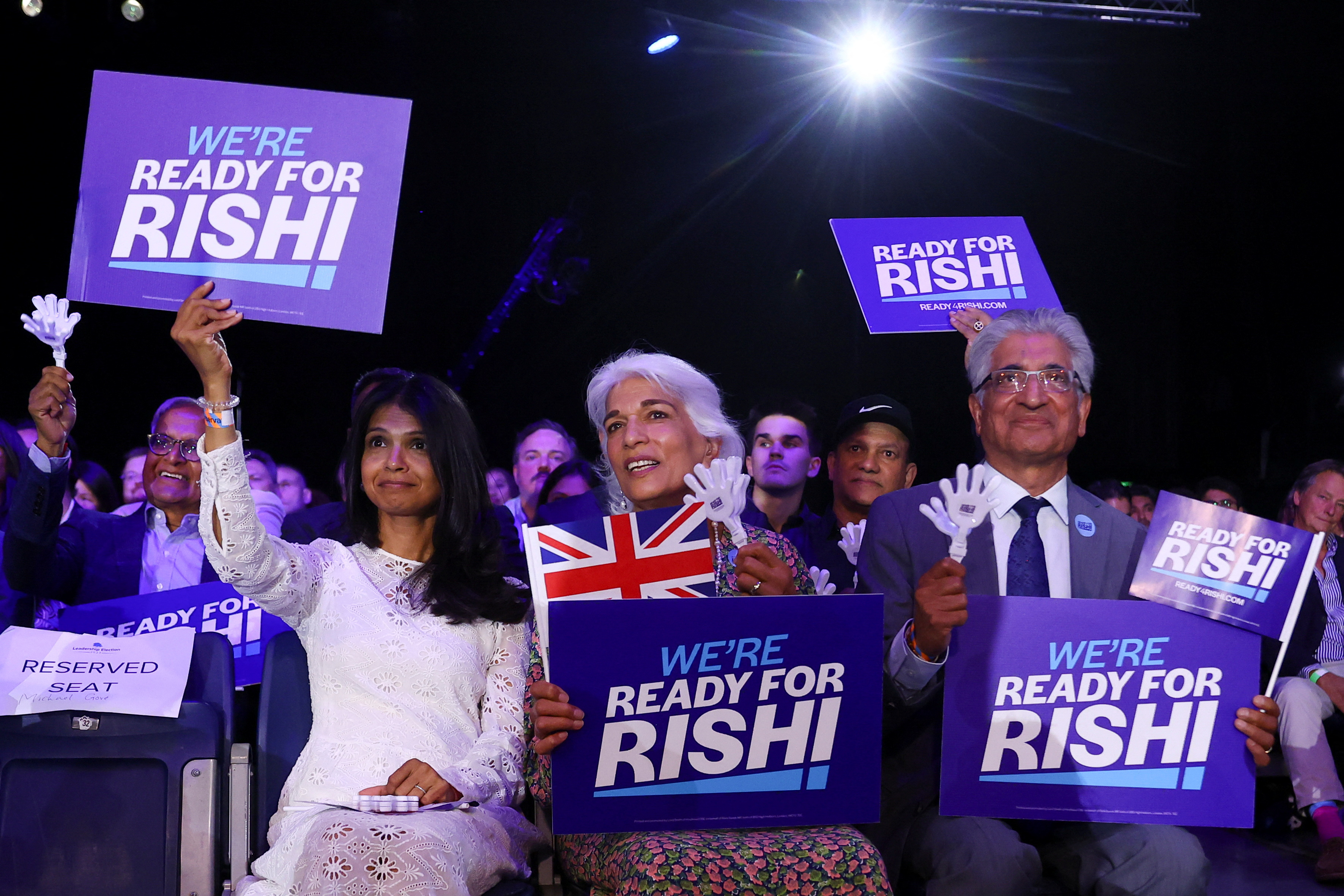 Akshata Murty y su familia en un evento de campaña en Londres (Reuters)