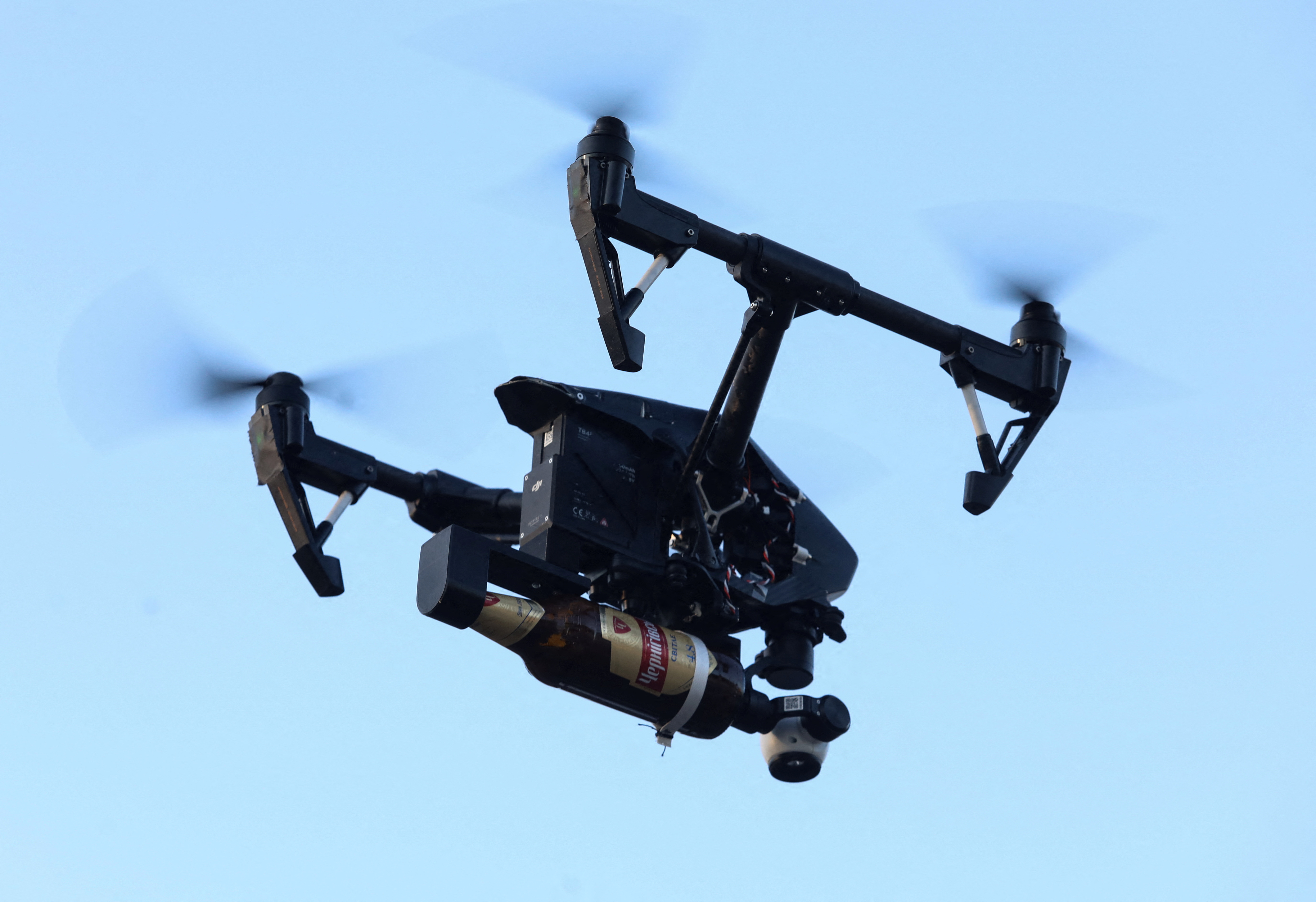 Drone ucraniano capaz de arrojar bombas molotov (Reuters)