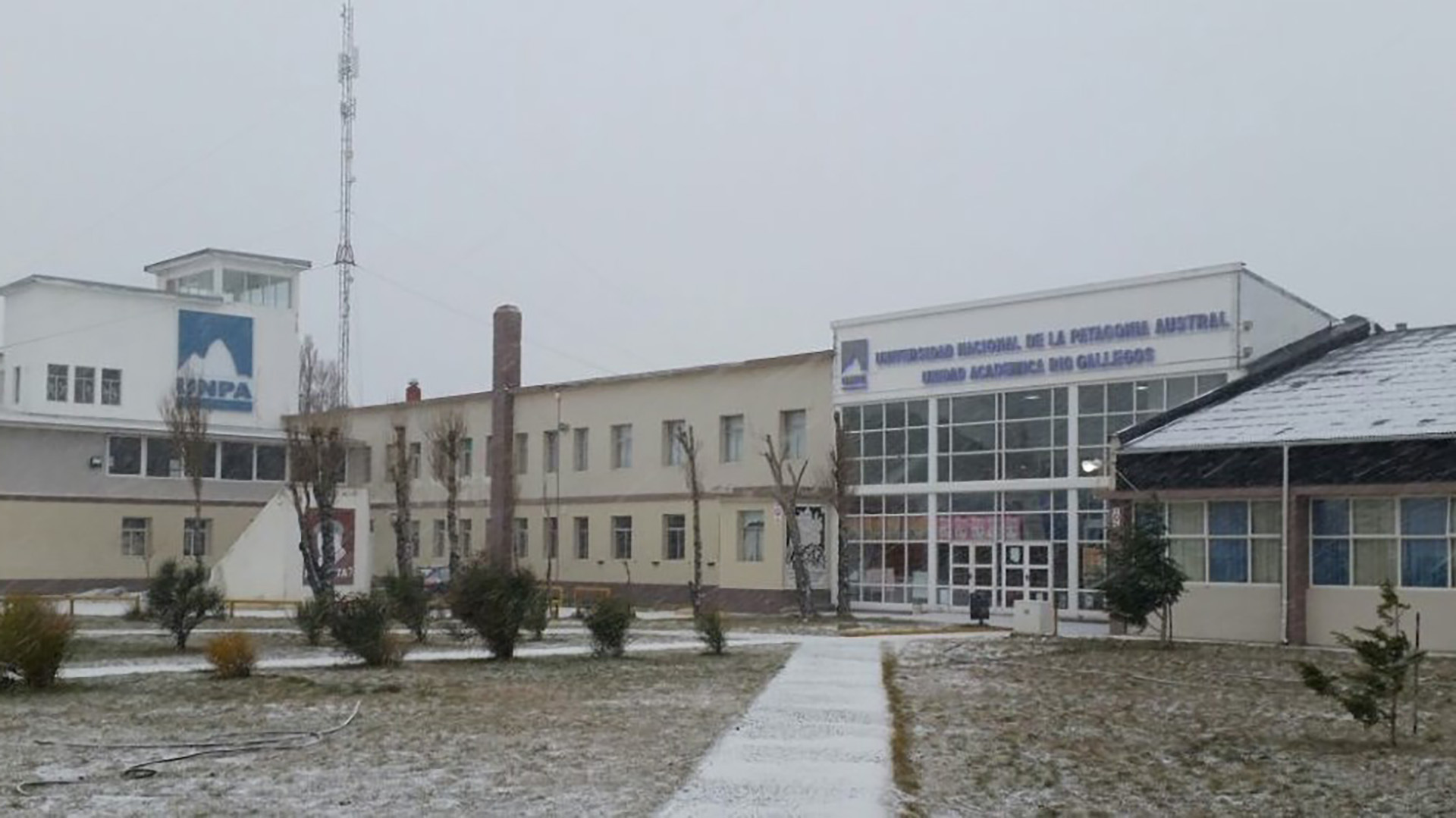 Violento ataque en una universidad de la Patagonia: un trabajador apu&ntilde;al&oacute; a un estudiante