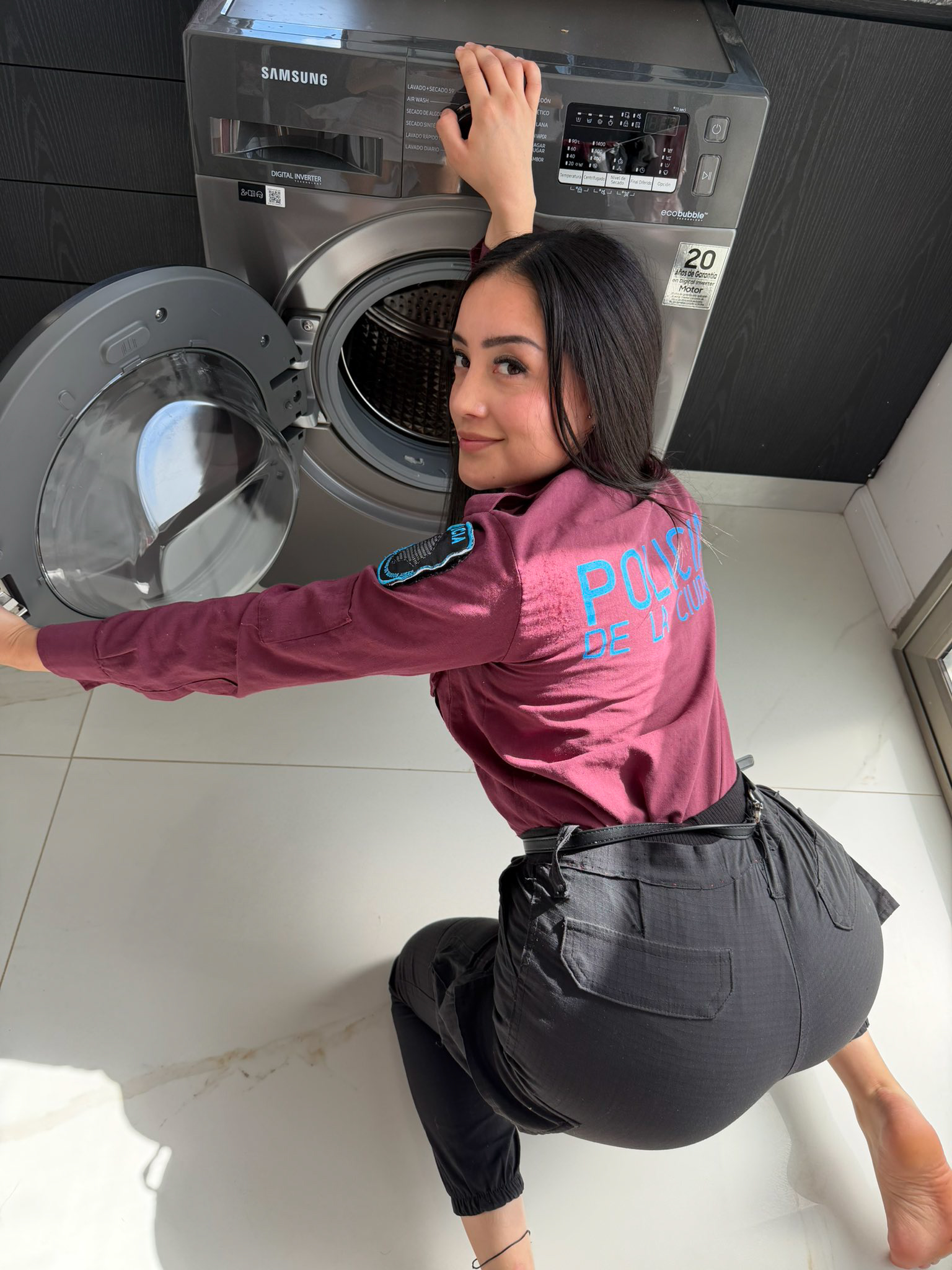 Luego de ser suspendida, la policía de los videos hot apuntó contra la conducción de la fuerza