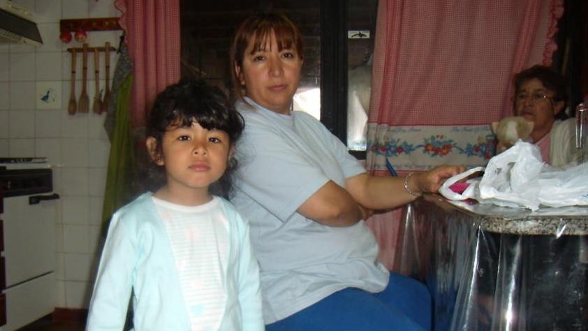 Esta es la foto que utilizaron para hacer la proyección de rostro de Sofía, donde está junto a su mamá