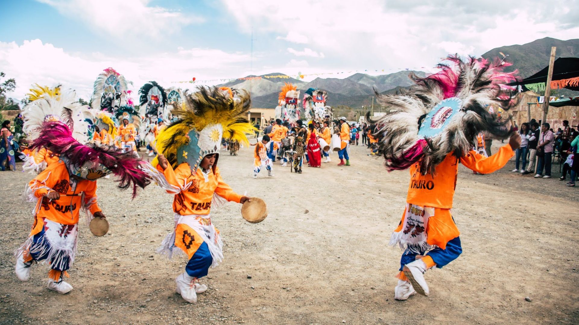 Las celebraciones incluyen bailes con influencia andina, pero también están presentes aquellos con raíces en comunidades originarias del Chaco salteño (Ministerio de Turismo y Deportes de la Nación)