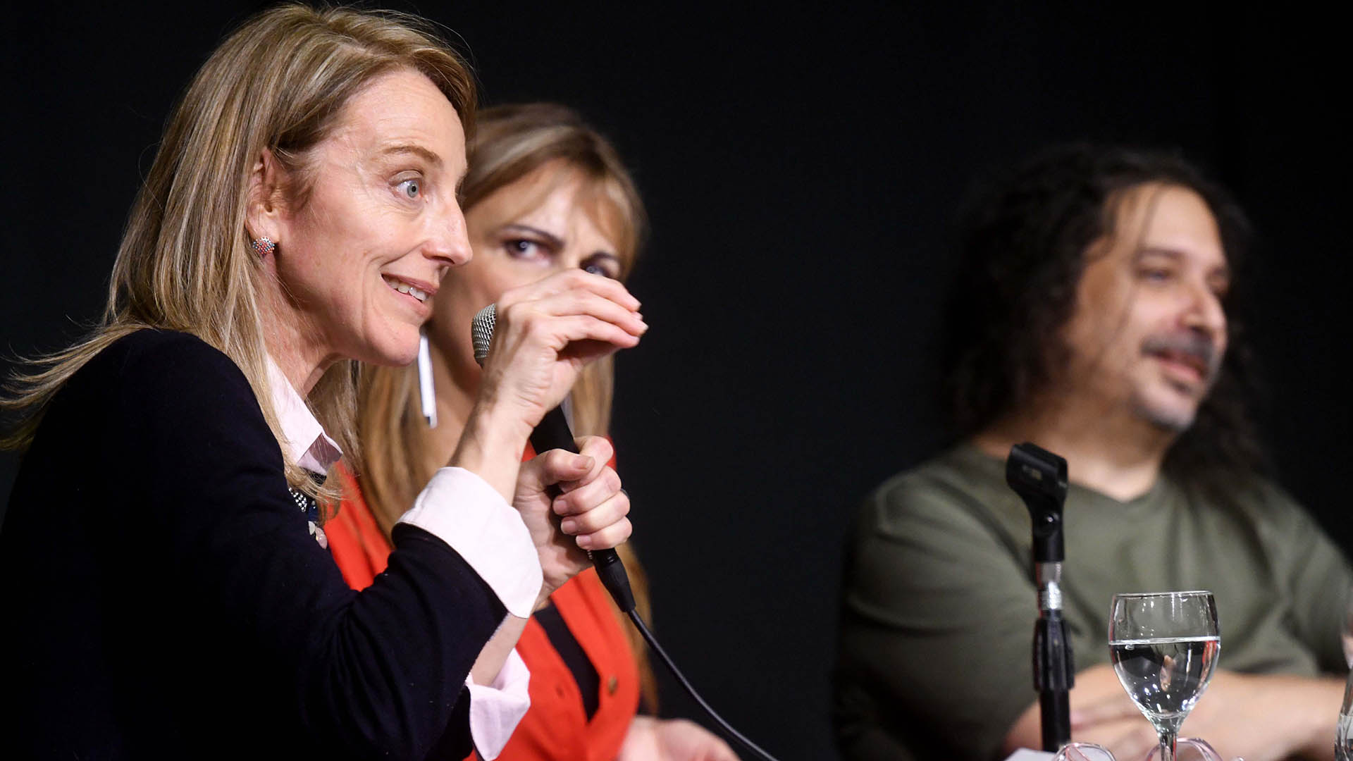 Flavia Costa señaló que puede haber " un nuevo tipo de cognición mayor que la humana”