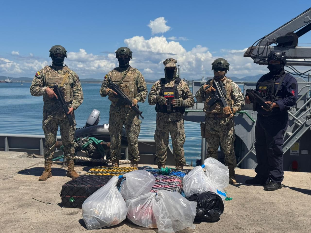 Operativo conjunto entre Ecuador y EE.UU. permitió incautar más de tres toneladas de cocaína en altamar