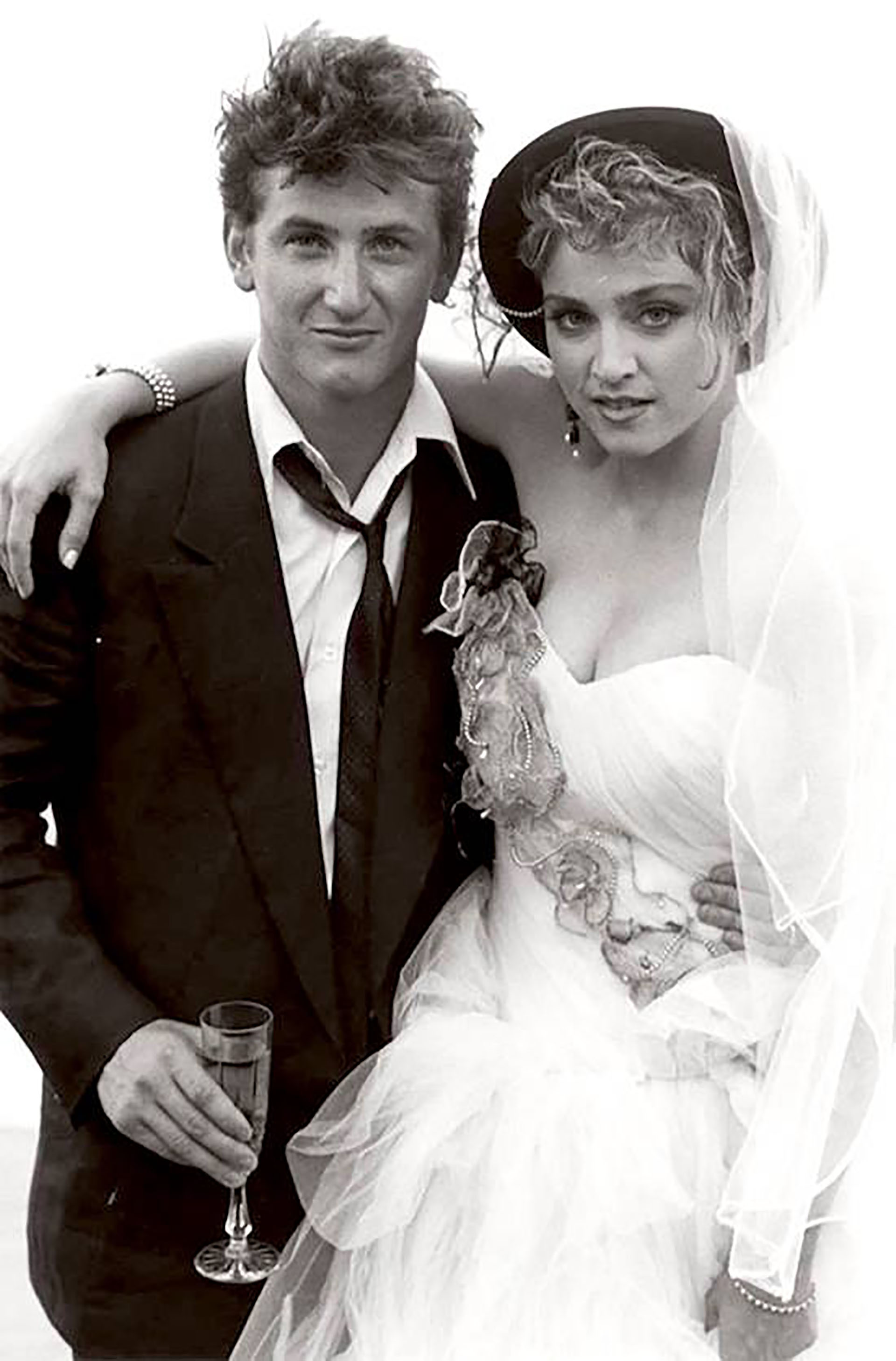 En 1985 celebró su boda con Madonna, y el matrimonio duró hasta 1989
