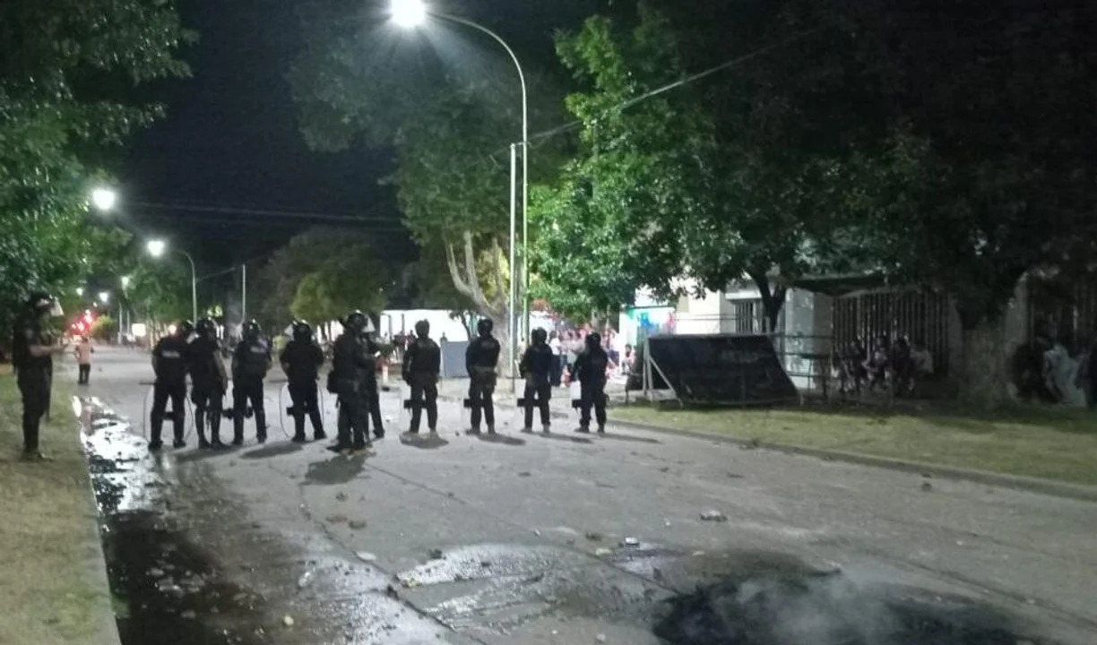 Incendiaron la casa de una fiscal en la pueblada de Saladillo por una nena embarazada: no tenía nada que ver con el caso