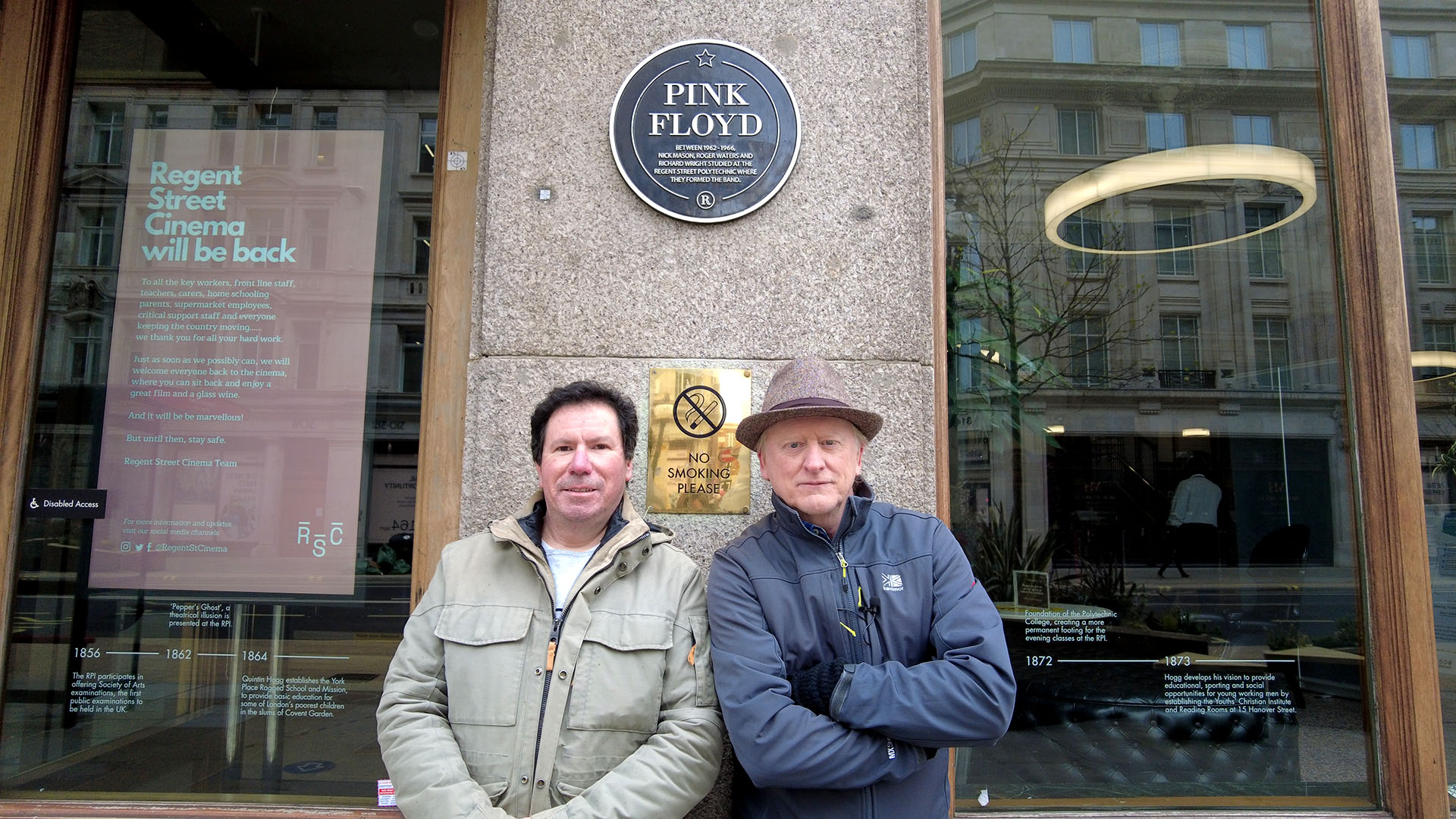 Sergio Schuchinsky y Marcelo Lamela en la escuela donde se formó Pink Floyd
