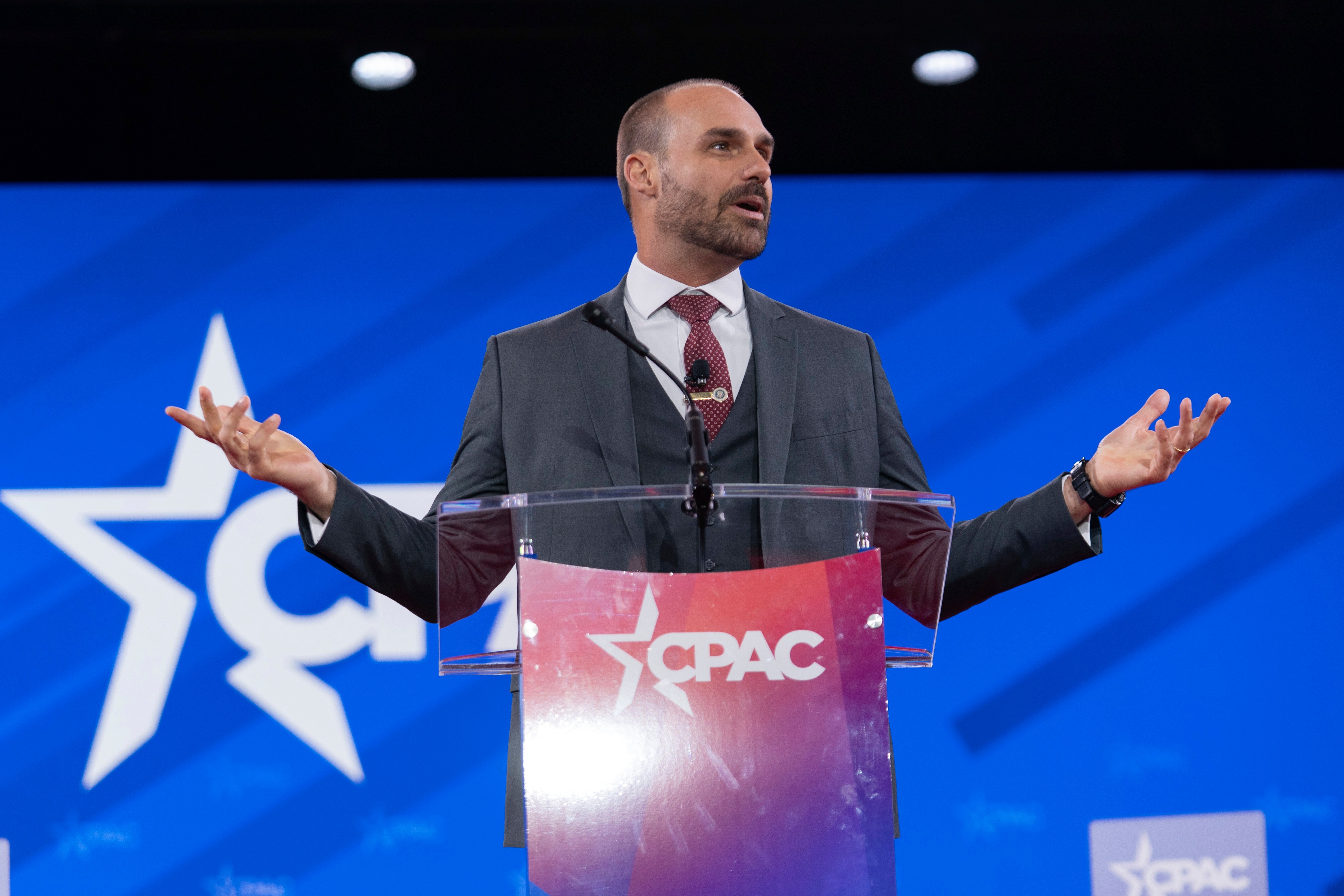 Eduardo Bolsonaro: "Como está creciendo día a día, yo creo que Flávio puede vencer a Lula en primera vuelta"