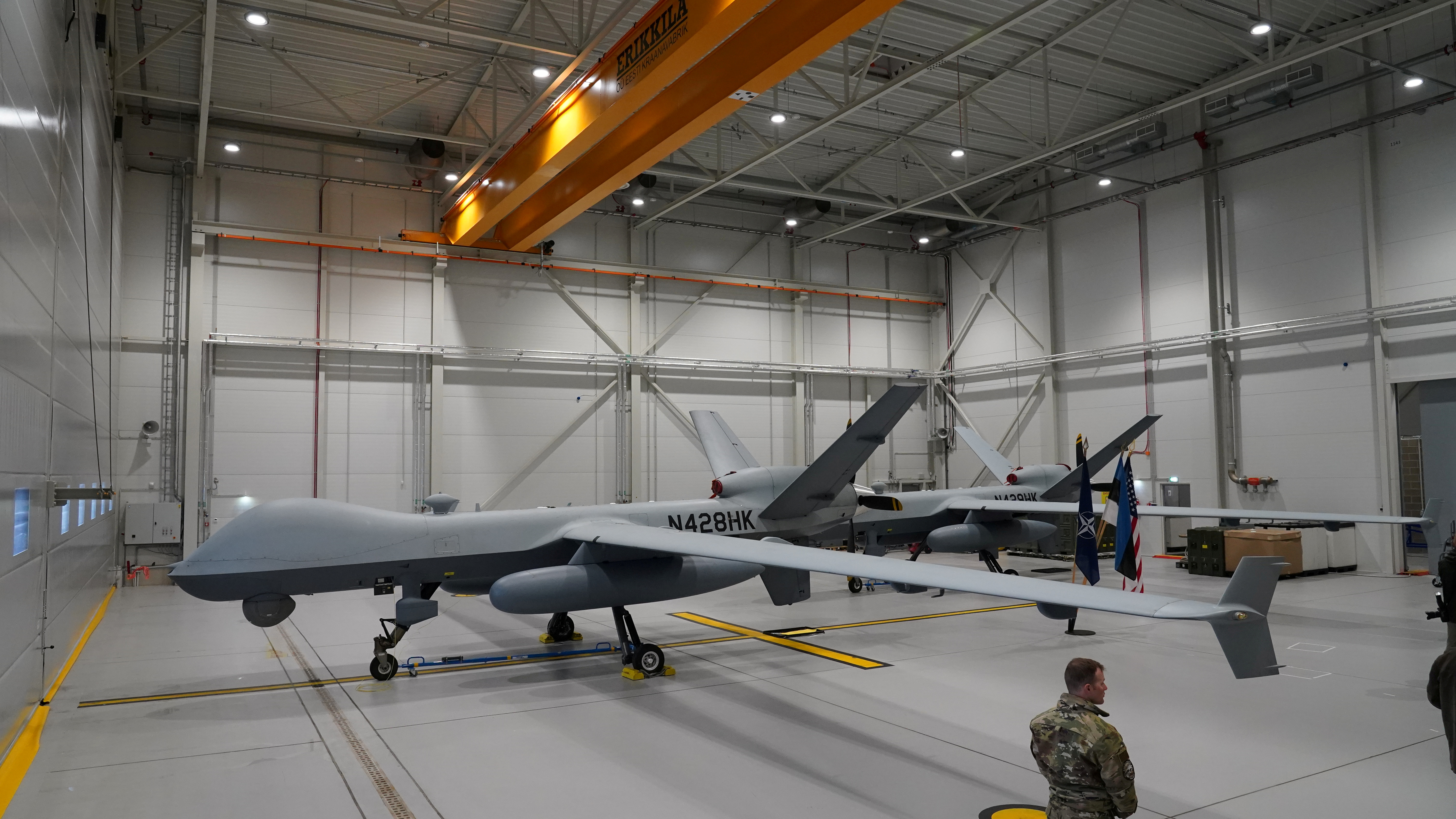 Un avión no tripulado MQ-9 Reaper de las Fuerzas Aéreas de EE.UU. en un hangar de la base aérea de Amari (Reuters)
