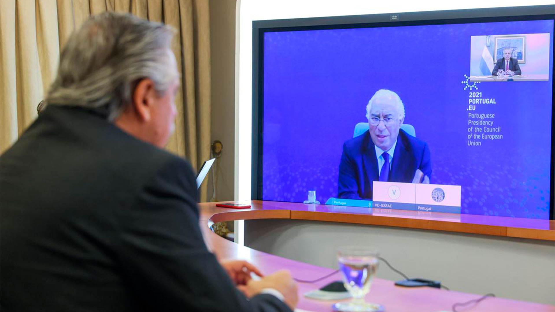 Los mandatarios conversaron por videoconferencia (foto: Presidencia)